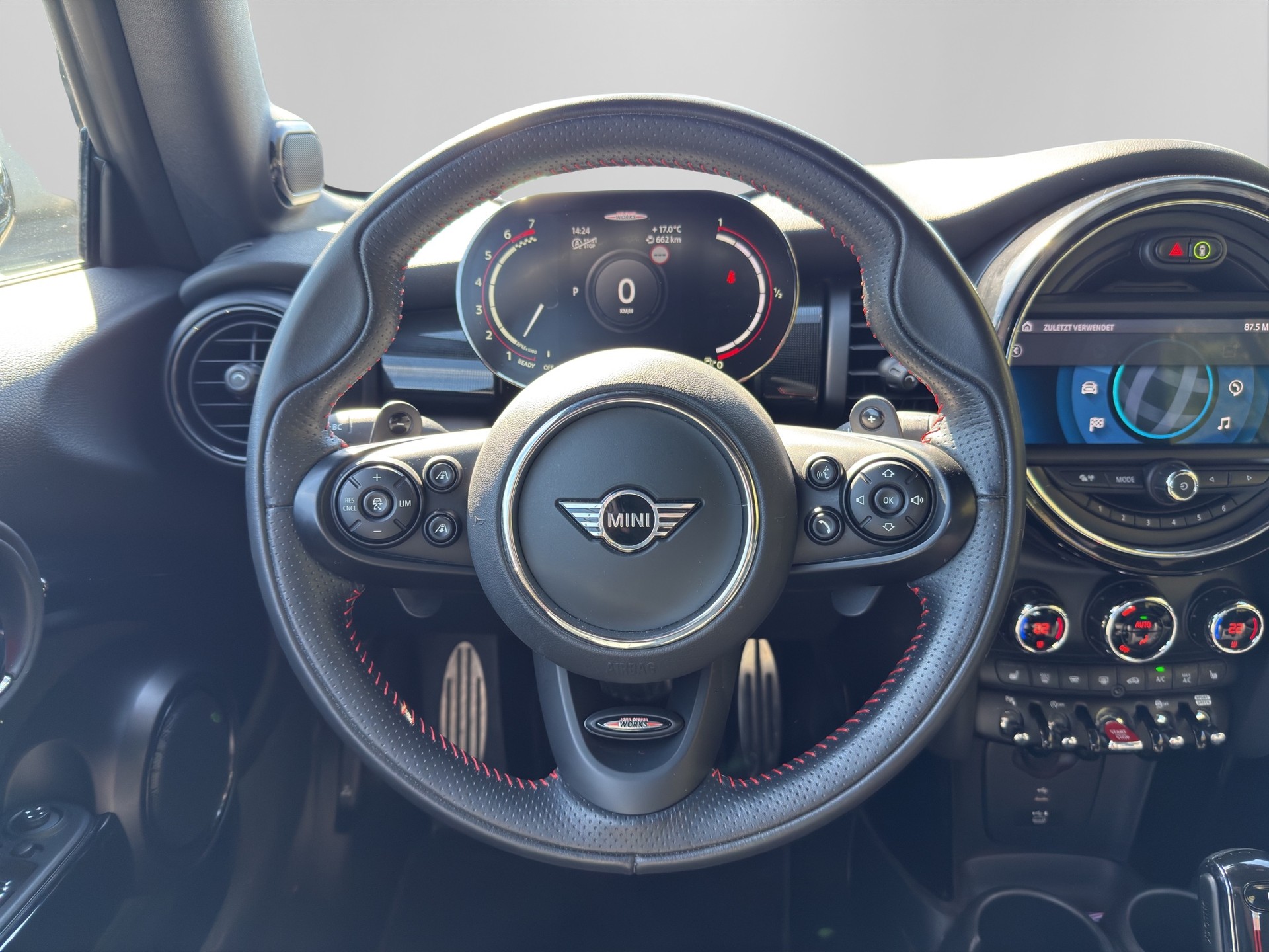 MINI John Cooper Works Cabriolet Steptronic-image-10