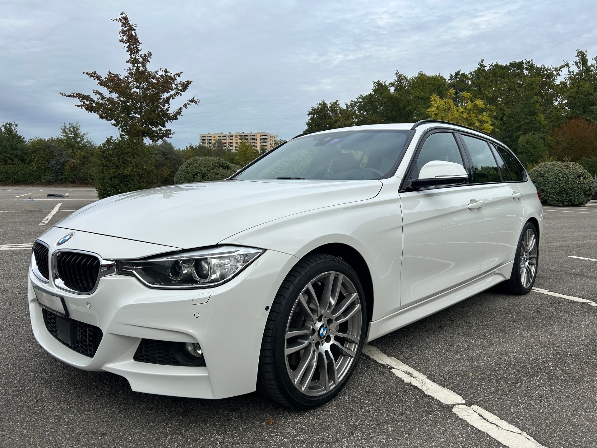 BMW 335i xDrive Touring M Sport | Véhicule CH • Expertise prévue • M Sport • Navigation Professional • Head-Up • Harman/Kardon