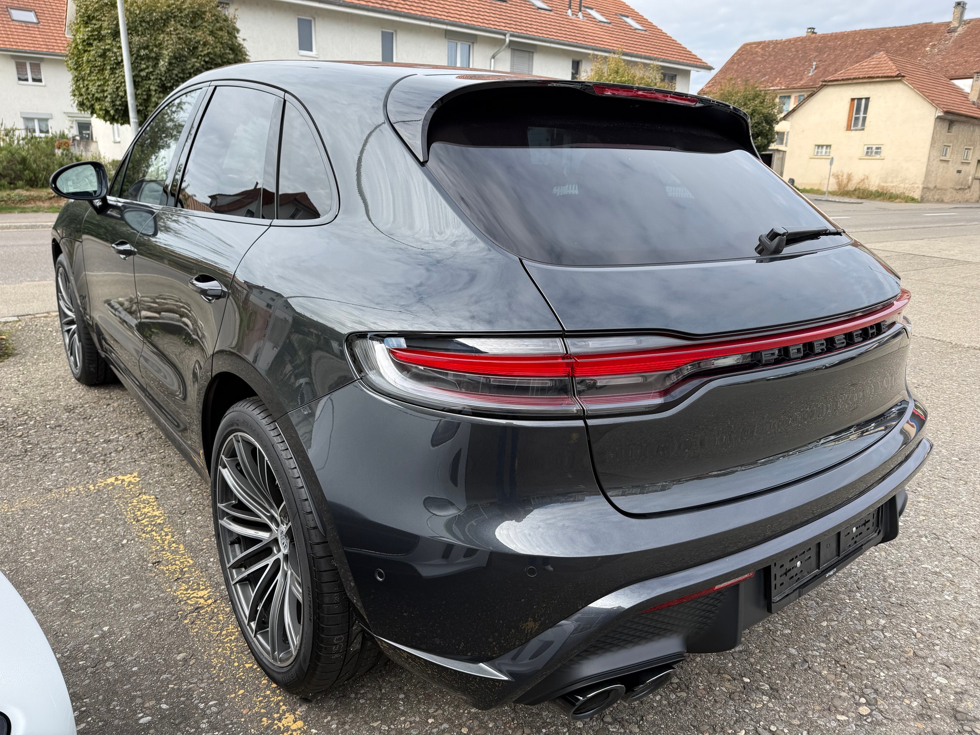 PORSCHE Macan S PDK-showroom-element-3