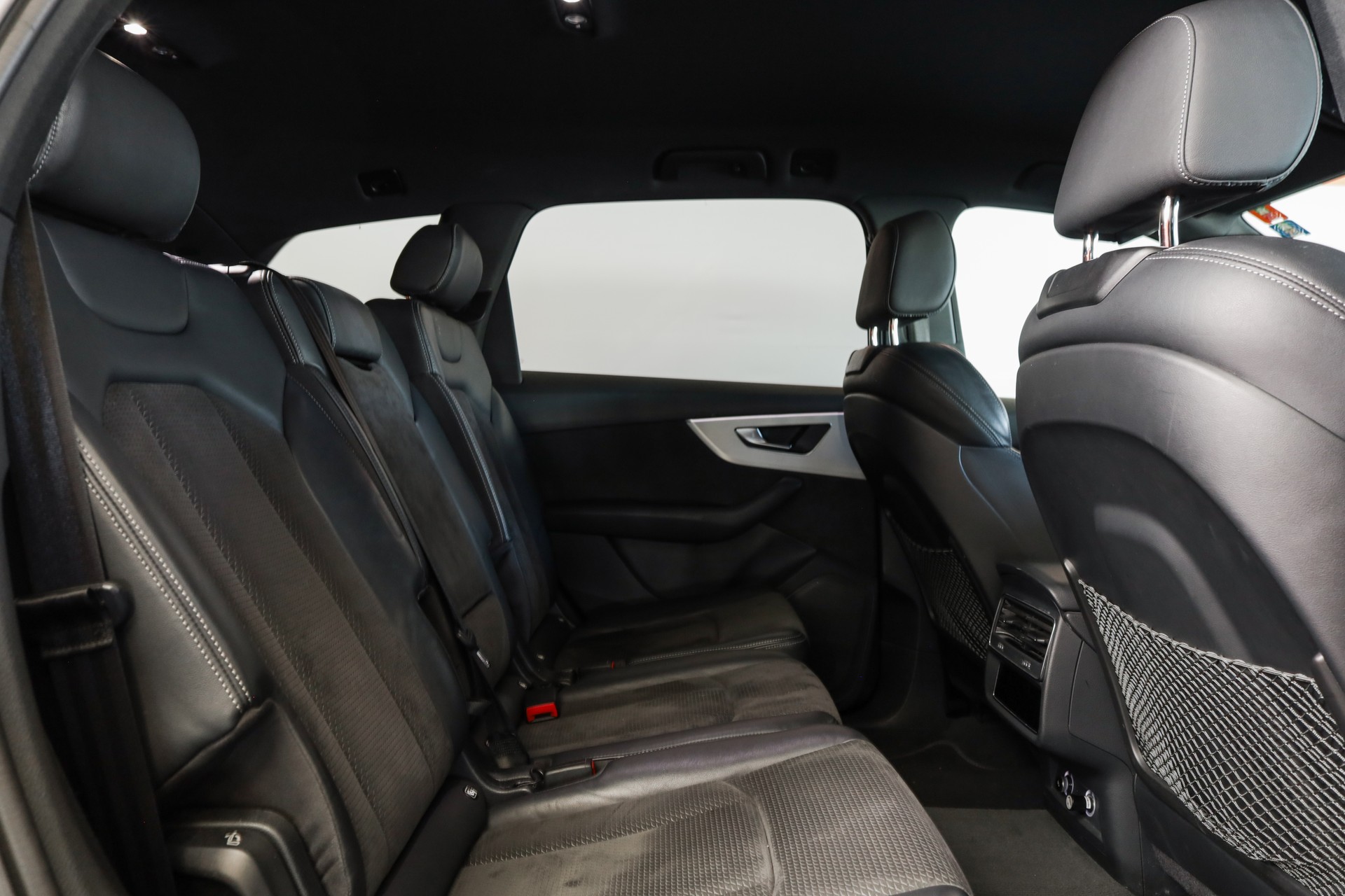 AUDI Q7 50 TDI quattro tiptronic • 7 places • S line • Matrix LED-image-20