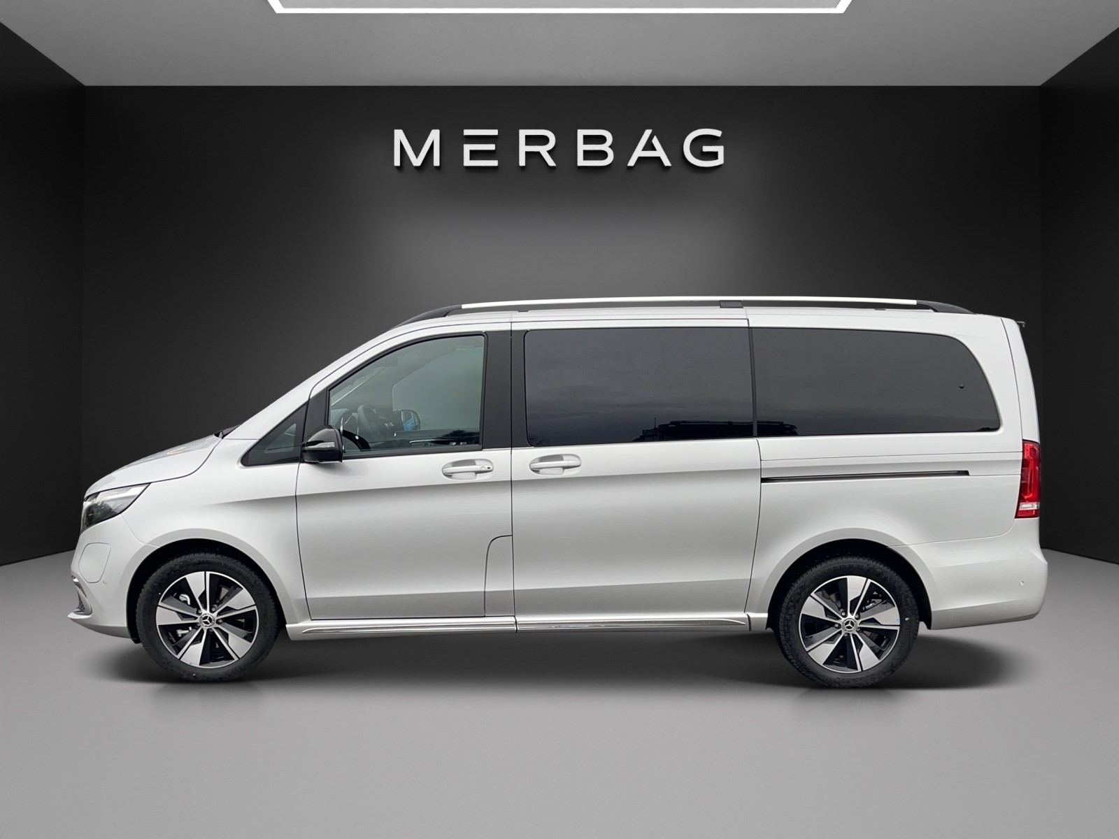 MERCEDES-BENZ EQV 300 lang-image-2