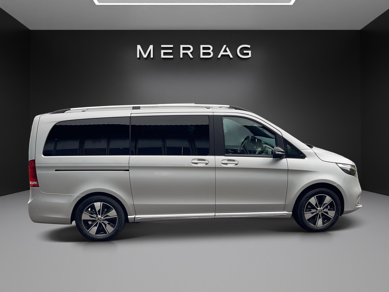 MERCEDES-BENZ EQV 300 lang-image-6