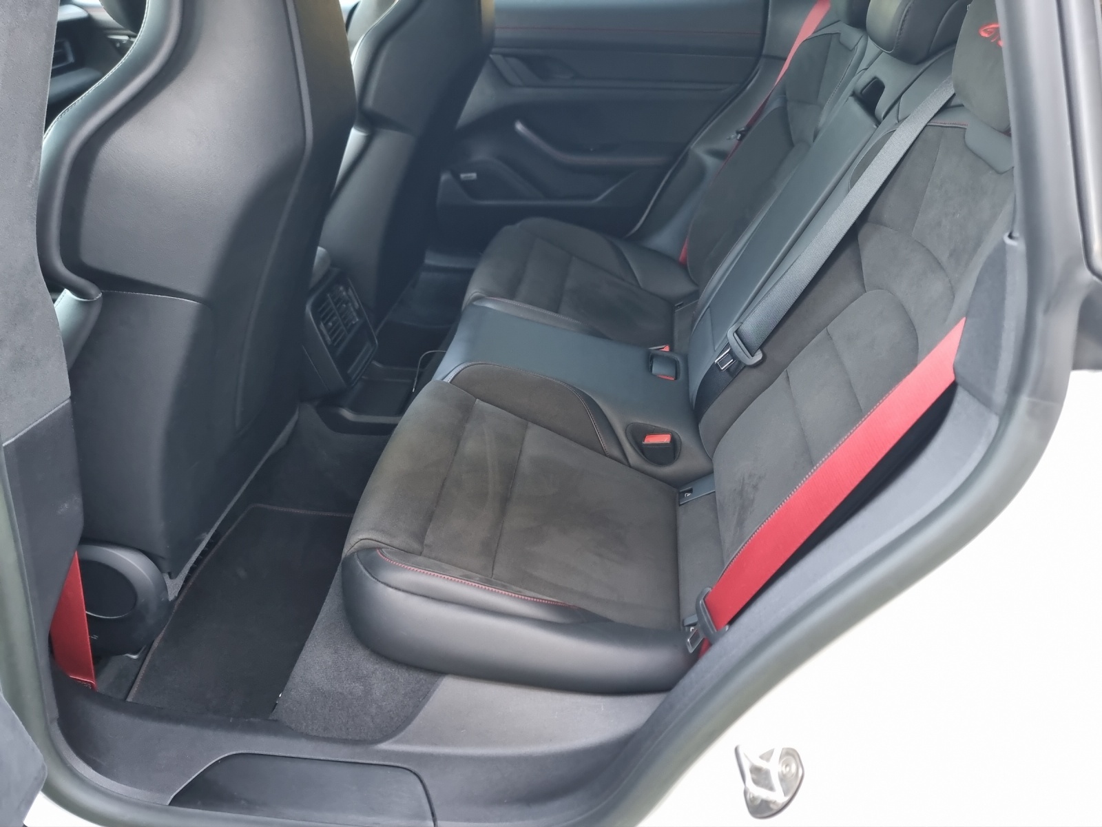 PORSCHE Taycan GTS Sport Turismo Performance Plus 93,4kWh-image-9