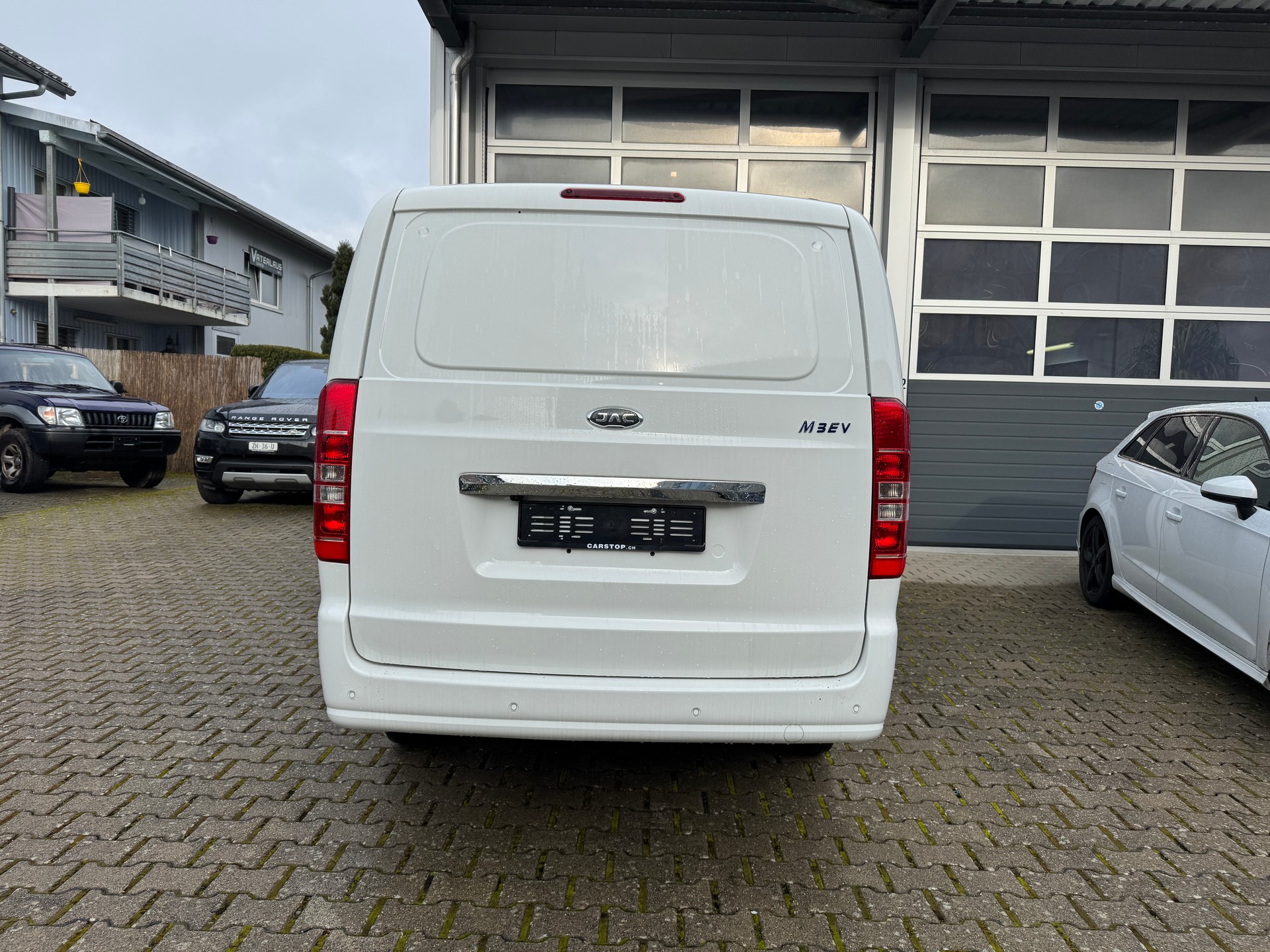 JAC M3ev-showroom-element-3