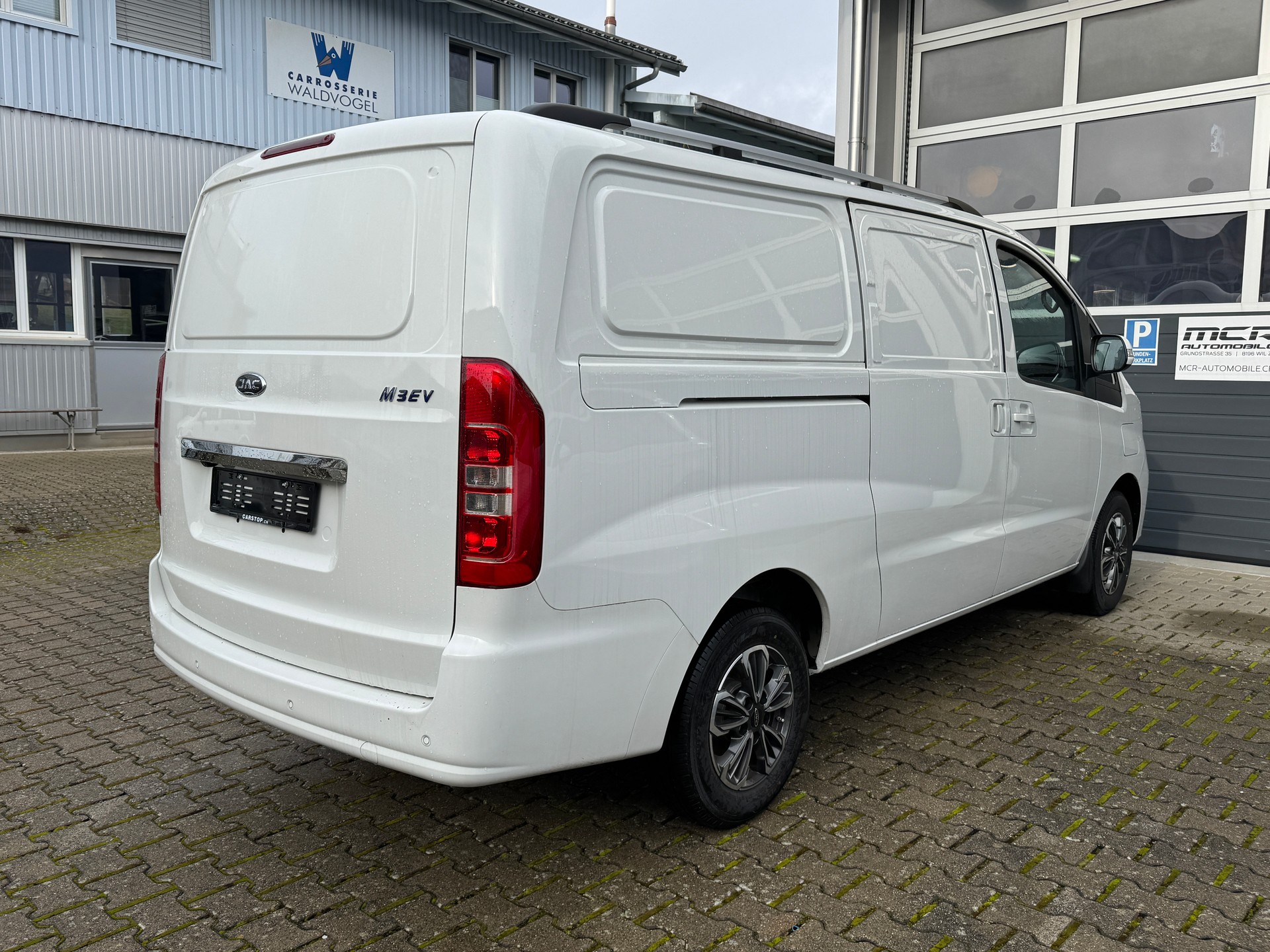 JAC M3ev-image-4