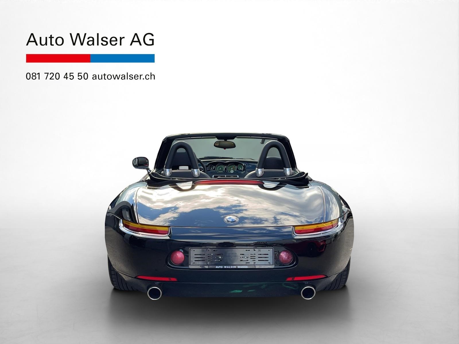 BMW Z8 5.0 V8 Roadster-showroom-element-3