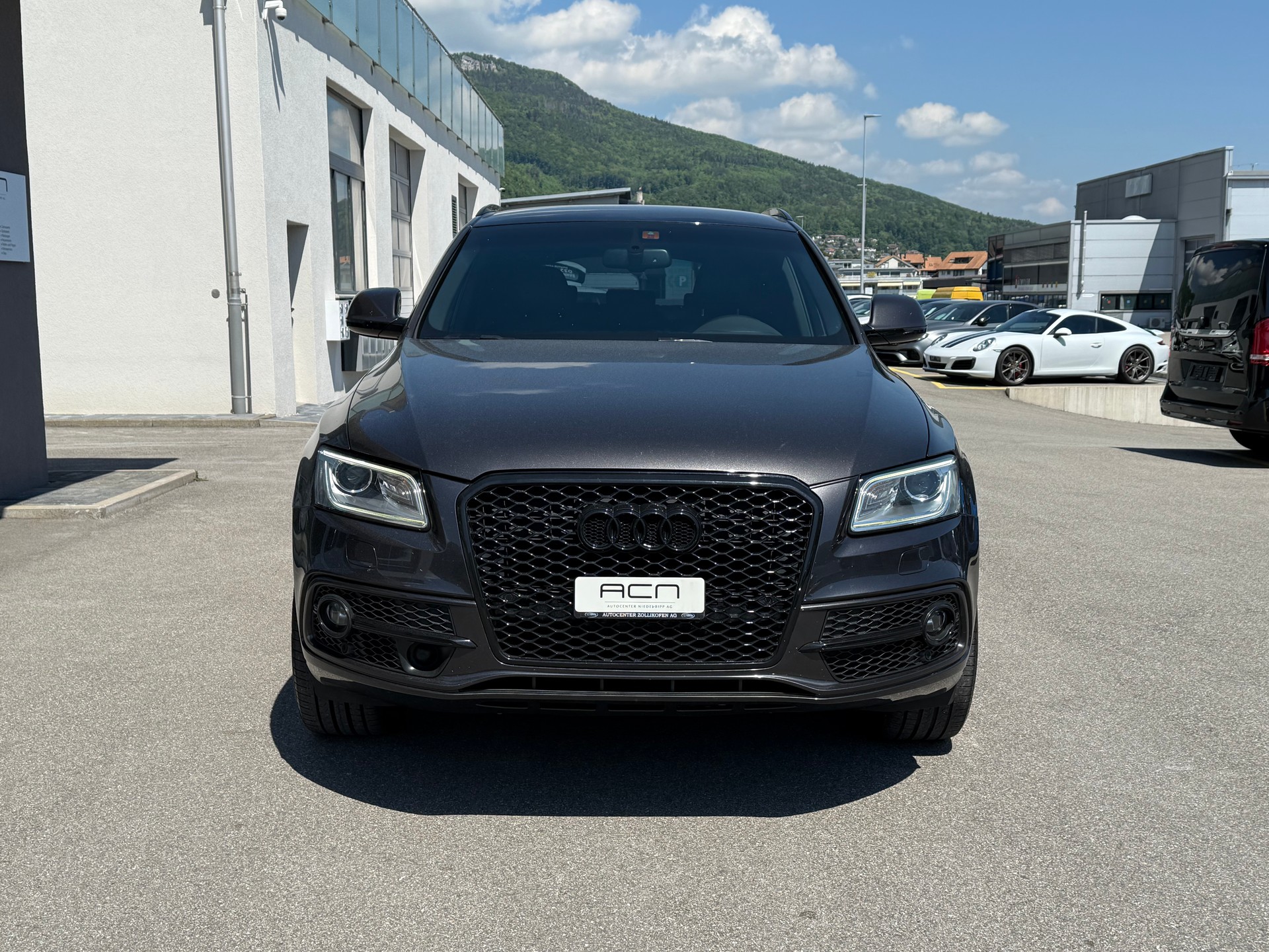 AUDI Q5 2.0 TDI quattro S-tronic-showroom-element-1