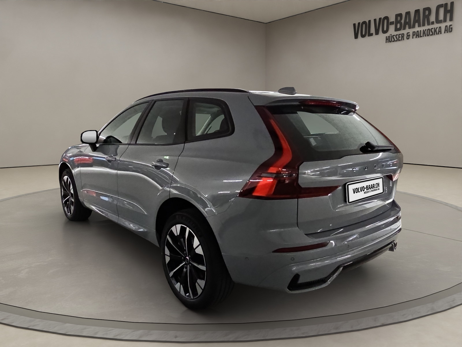 VOLVO XC60 2.0 T6 TE Plus Dark eAWD-showroom-element-2