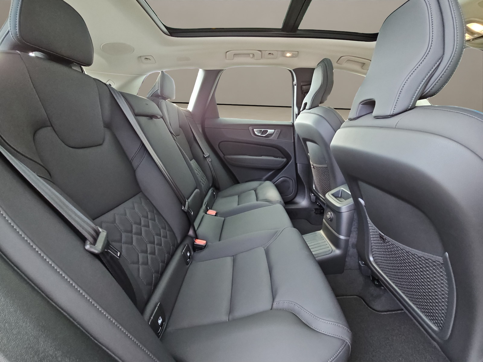 VOLVO XC60 2.0 T6 TE Plus Dark eAWD-image-12