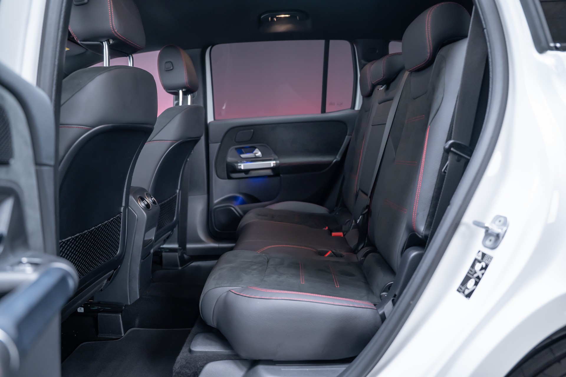 MERCEDES-BENZ GLB 250 AMG Line 4matic / Facelift / Rückfahrkamera / Ambientebeleuchtung-image-18