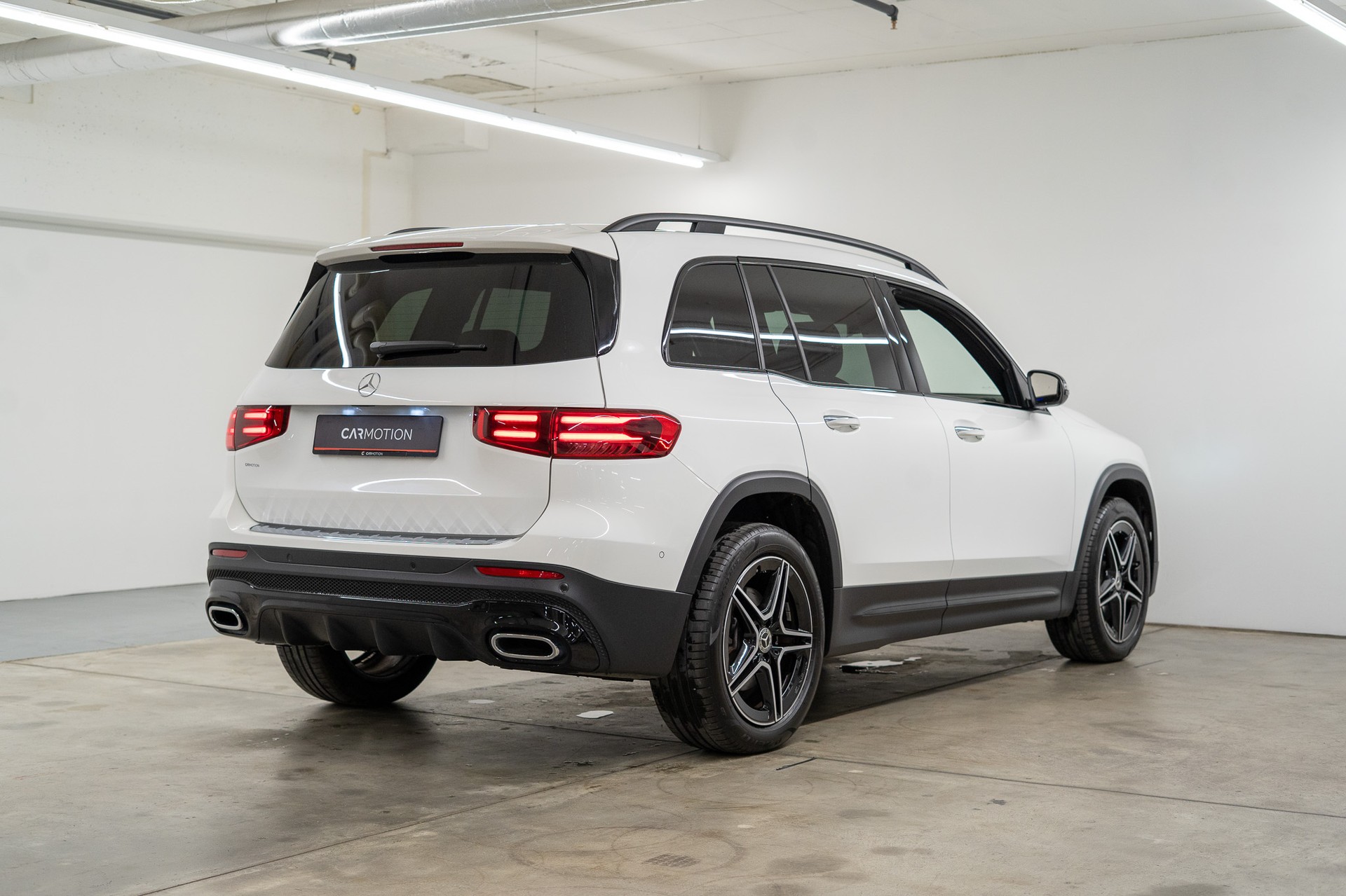 MERCEDES-BENZ GLB 250 AMG Line 4matic / Facelift / Rückfahrkamera / Ambientebeleuchtung-showroom-element-2