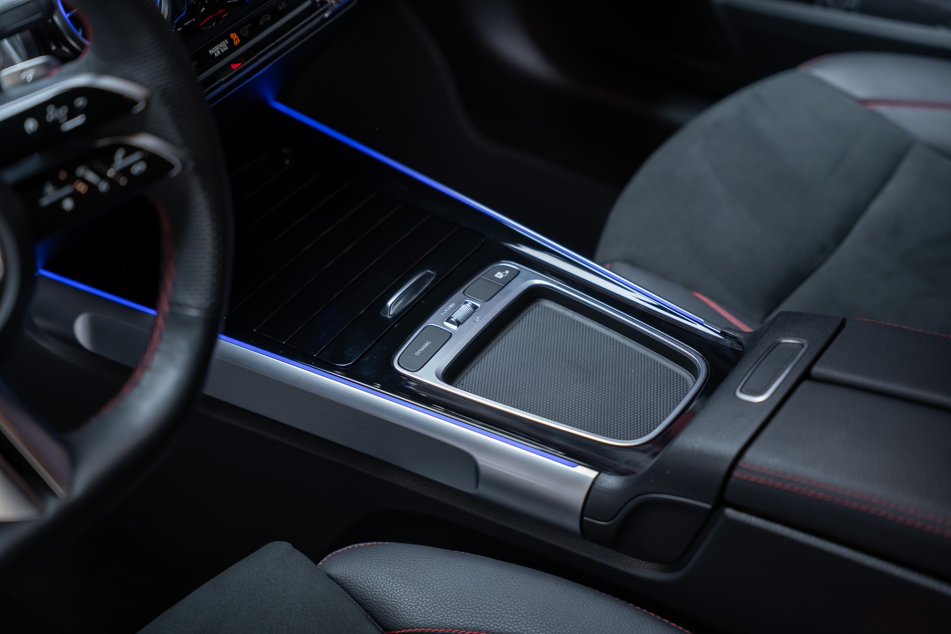MERCEDES-BENZ GLB 250 AMG Line 4matic / Facelift / Rückfahrkamera / Ambientebeleuchtung-image-14