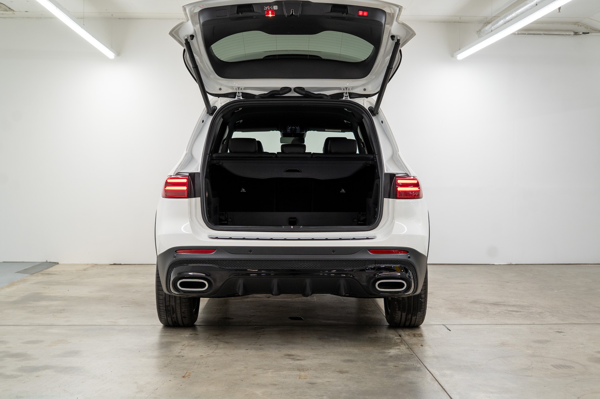 MERCEDES-BENZ GLB 250 AMG Line 4matic / Facelift / Rückfahrkamera / Ambientebeleuchtung-image-5