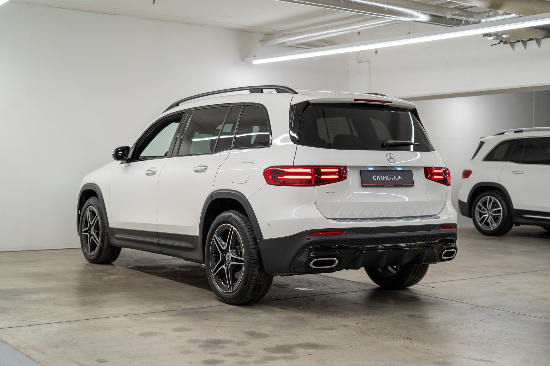 MERCEDES-BENZ GLB 250 AMG Line 4matic / Facelift / Rückfahrkamera / Ambientebeleuchtung-showroom-element-3