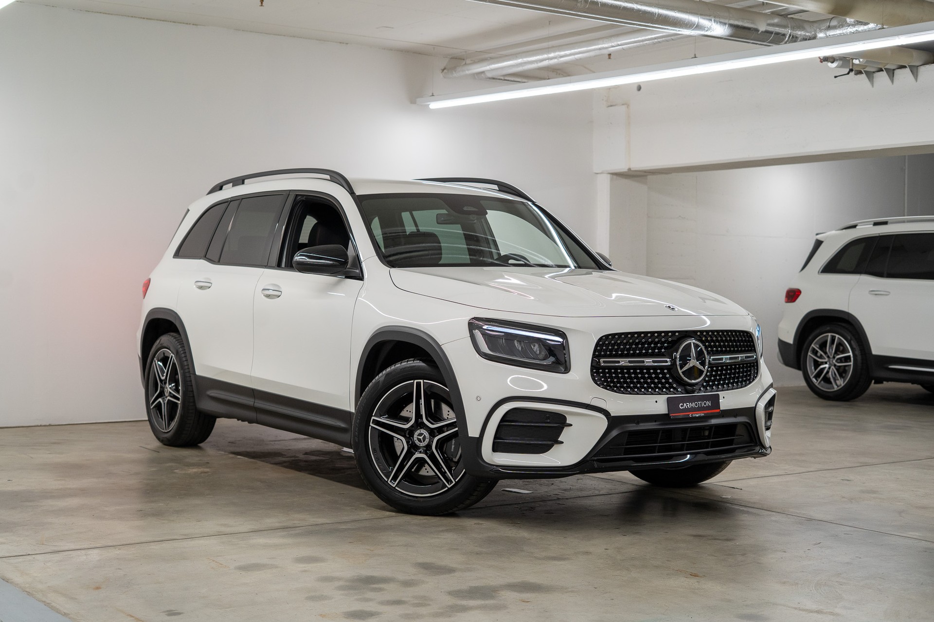 MERCEDES-BENZ GLB 250 AMG Line 4matic / Facelift / Rückfahrkamera / Ambientebeleuchtung-image-6