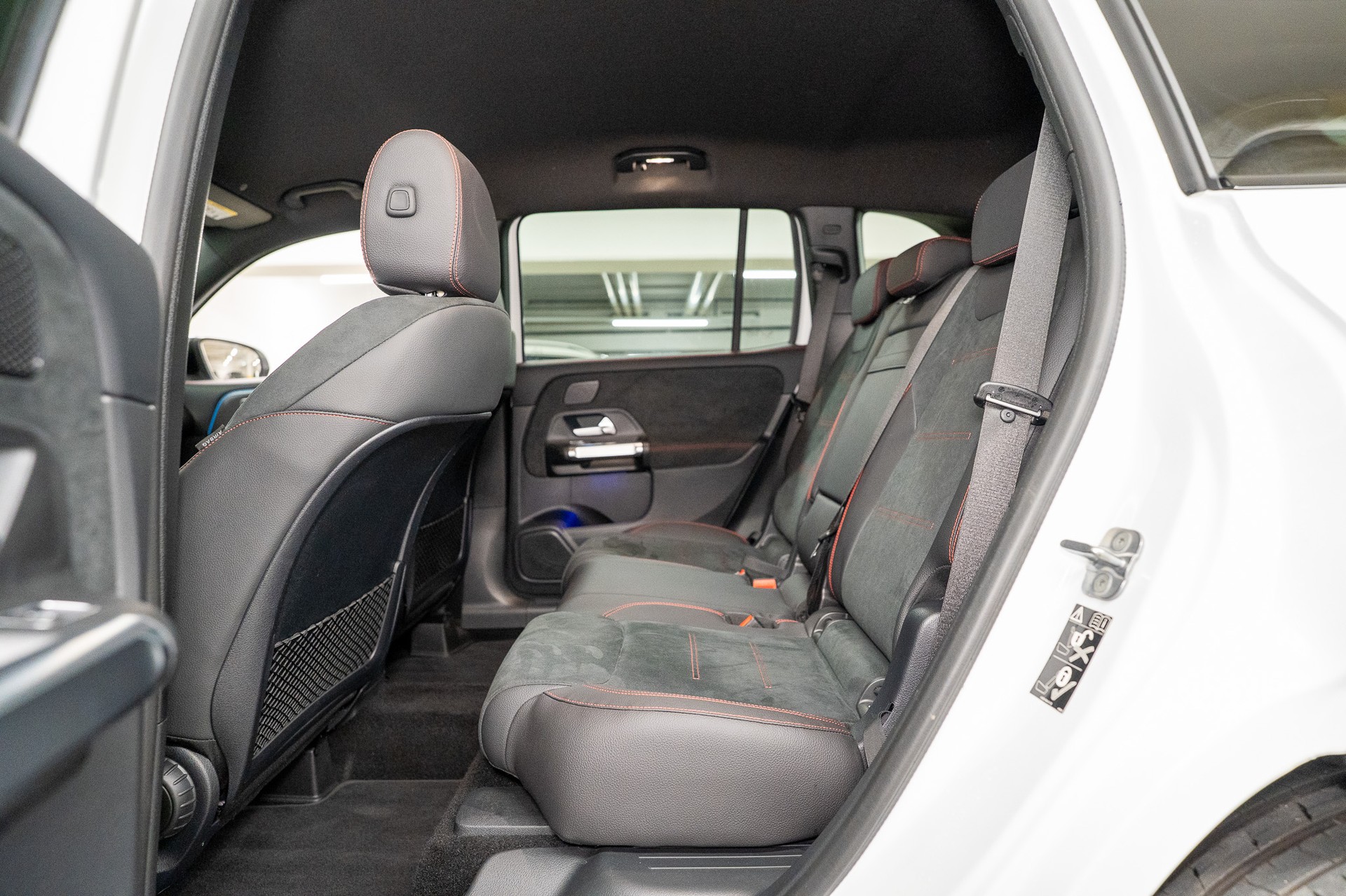 MERCEDES-BENZ GLB 250 AMG Line 4matic / Facelift / Rückfahrkamera / Ambientebeleuchtung-image-10