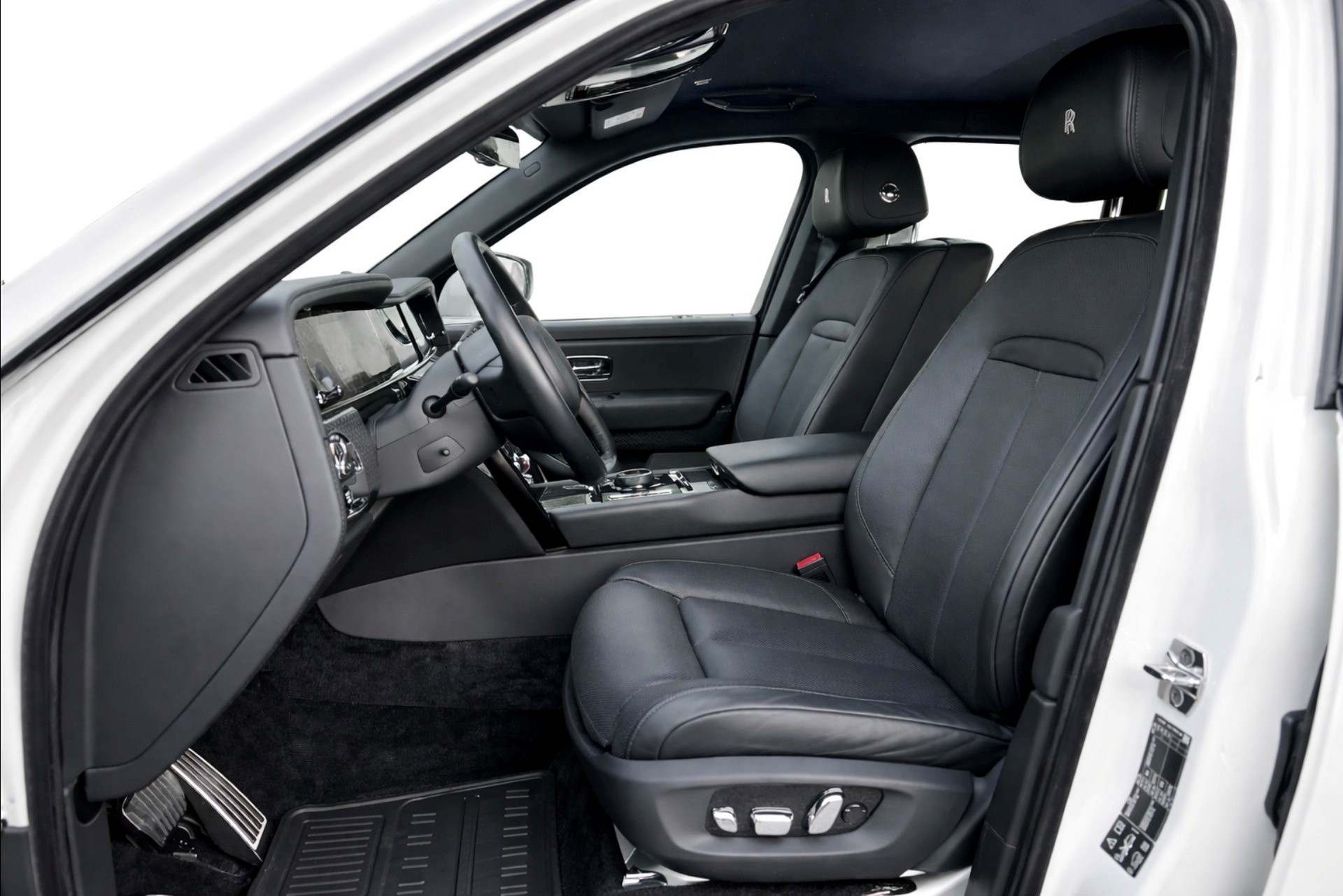 ROLLS-ROYCE Cullinan 6.7 V12 Black Badge-image-10