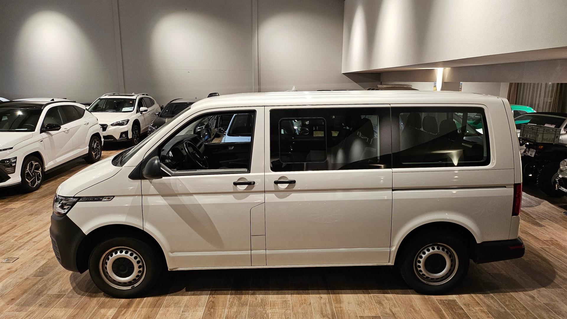 VW T6.1 Caravelle 2.0 TDI Trendline 4Motion LWBđ„ 4x4 8 PlĂ€tzer đ„Top Zustandđ„-image-15
