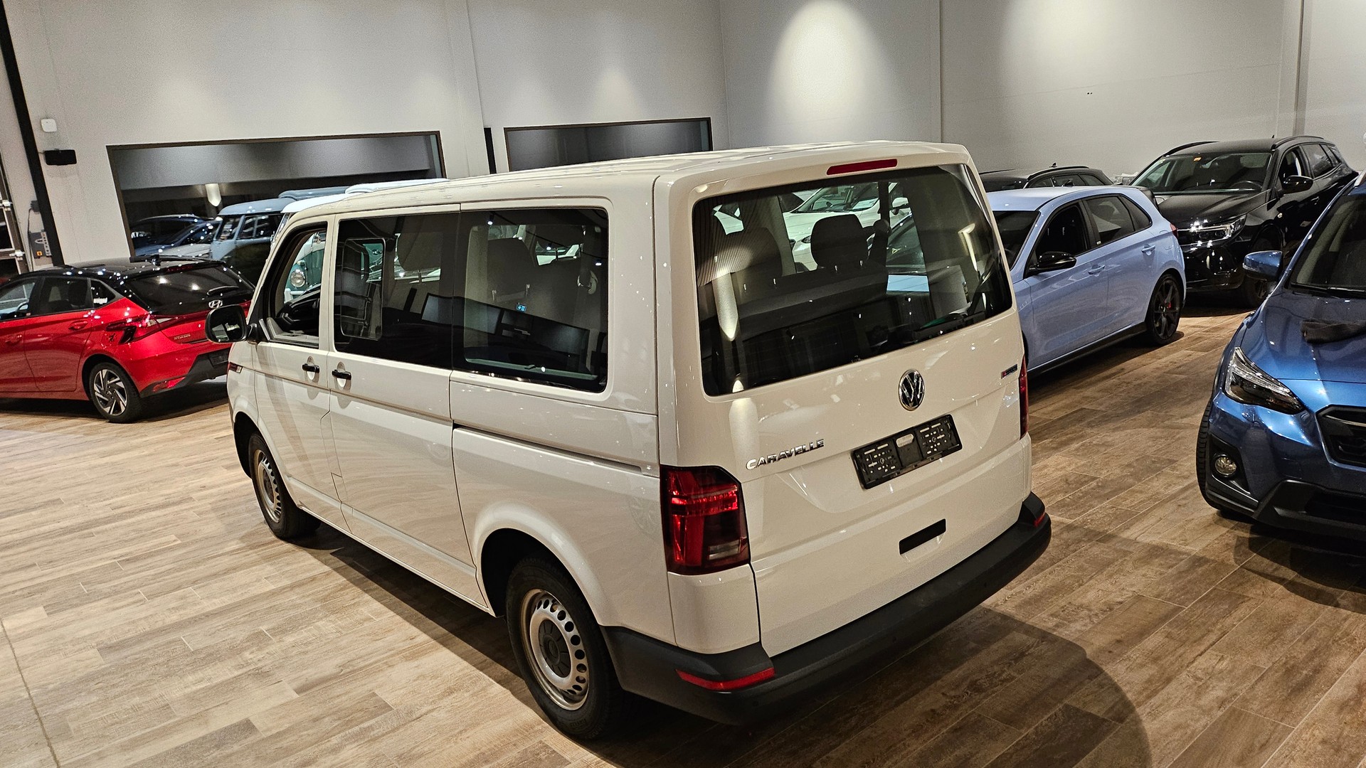 VW T6.1 Caravelle 2.0 TDI Trendline 4Motion LWBđ„ 4x4 8 PlĂ€tzer đ„Top Zustandđ„-image-13
