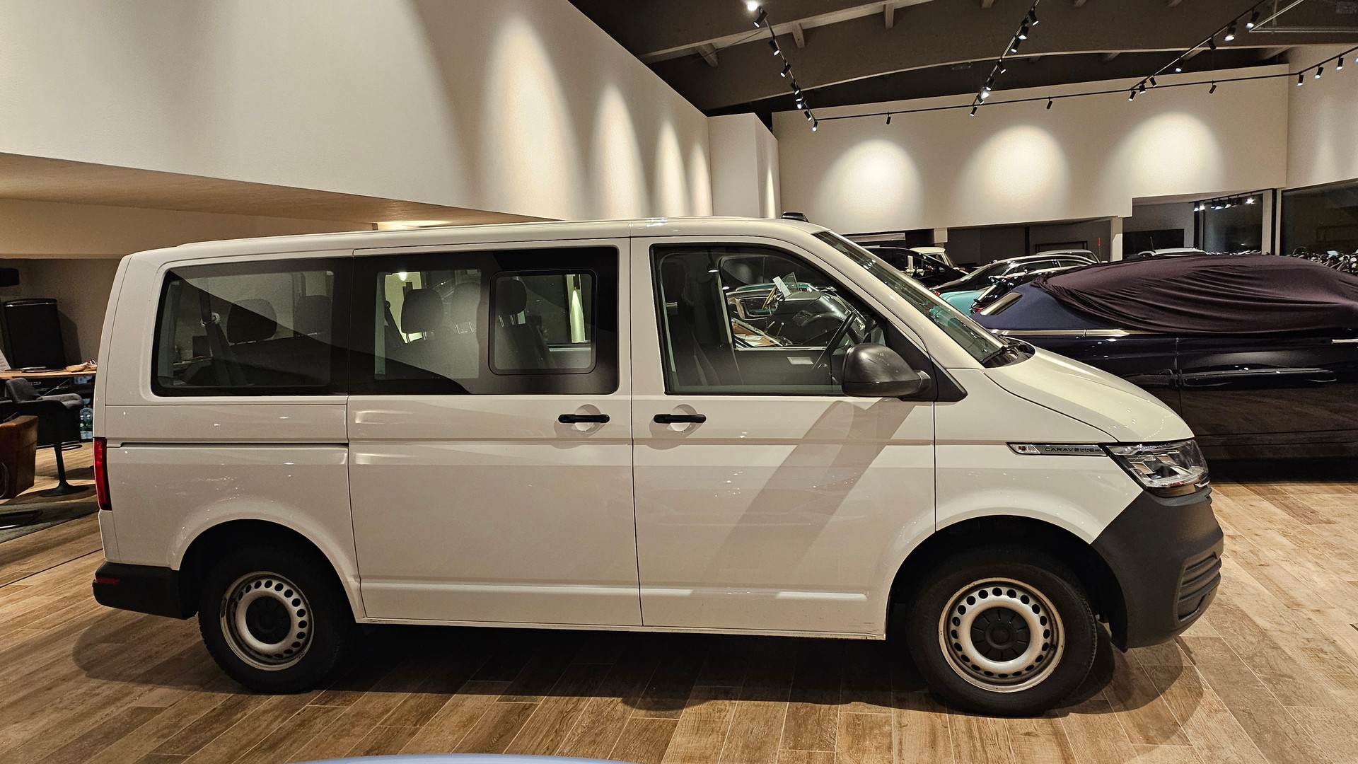 VW T6.1 Caravelle 2.0 TDI Trendline 4Motion LWBđ„ 4x4 8 PlĂ€tzer đ„Top Zustandđ„-image-6