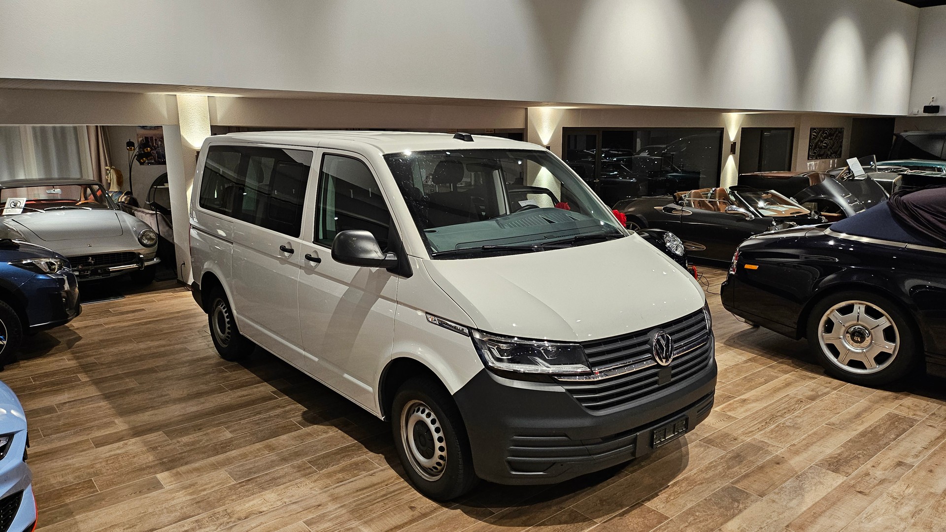 VW T6.1 Caravelle 2.0 TDI Trendline 4Motion LWBđ„ 4x4 8 PlĂ€tzer đ„Top Zustandđ„-image-5