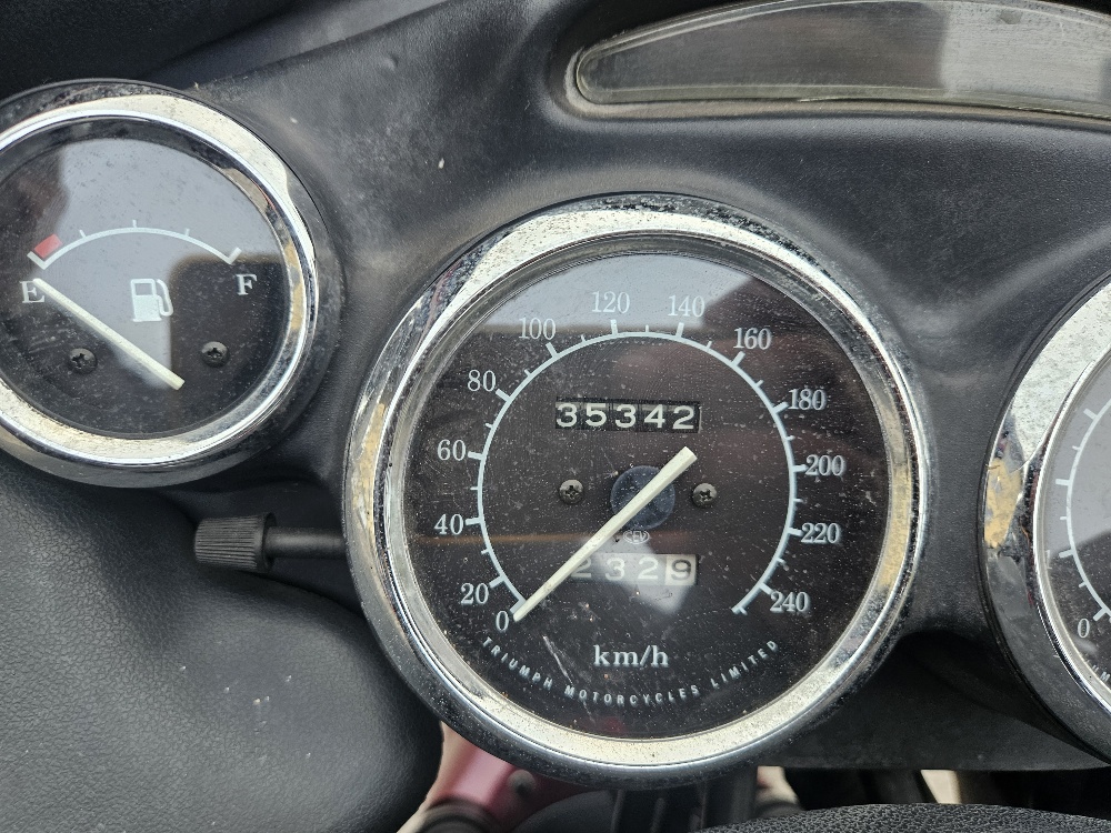 TRIUMPH Trophy 1200-image-8