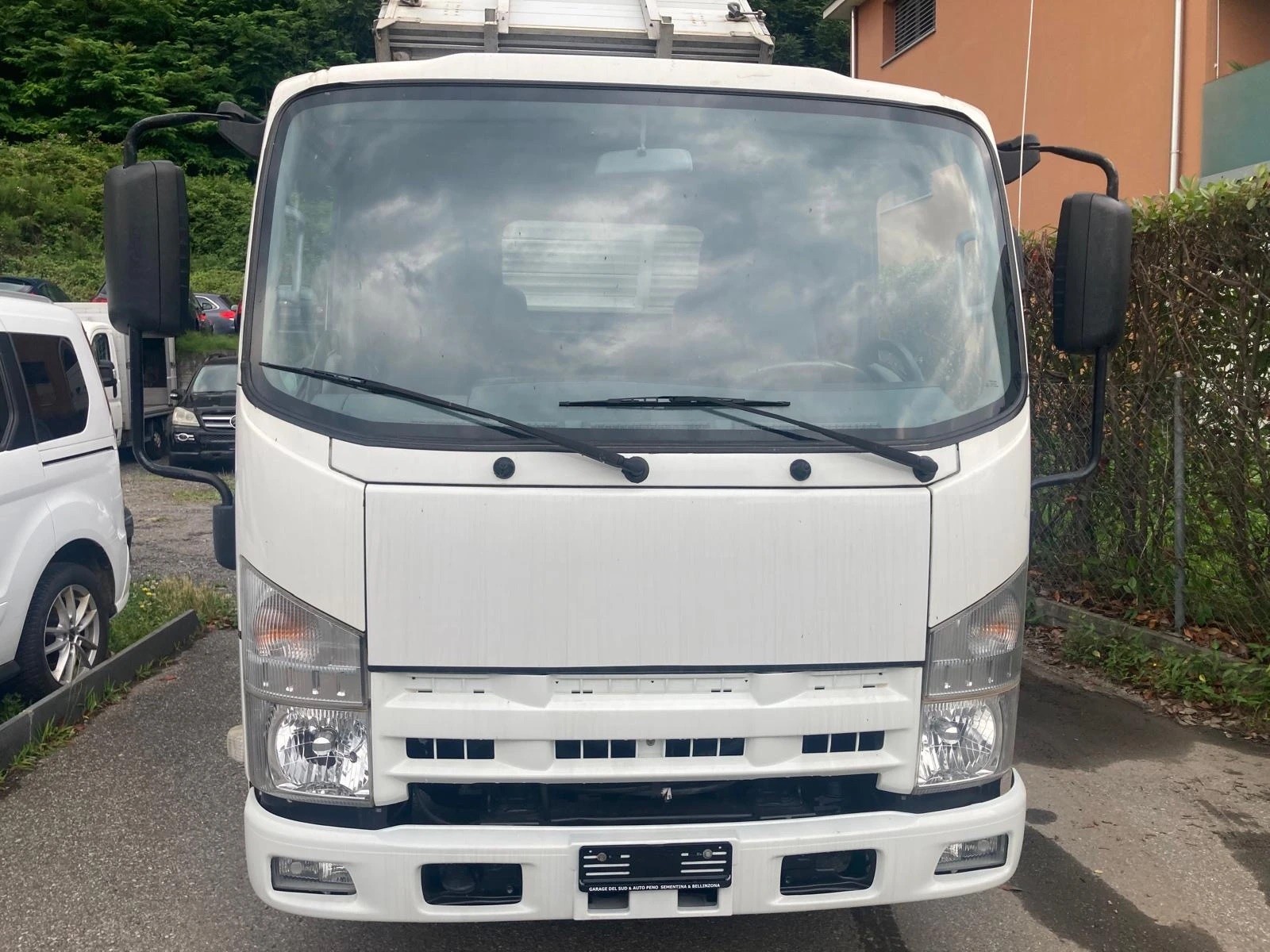 ISUZU NLR 85 - L 35 F Adaptor-image-2