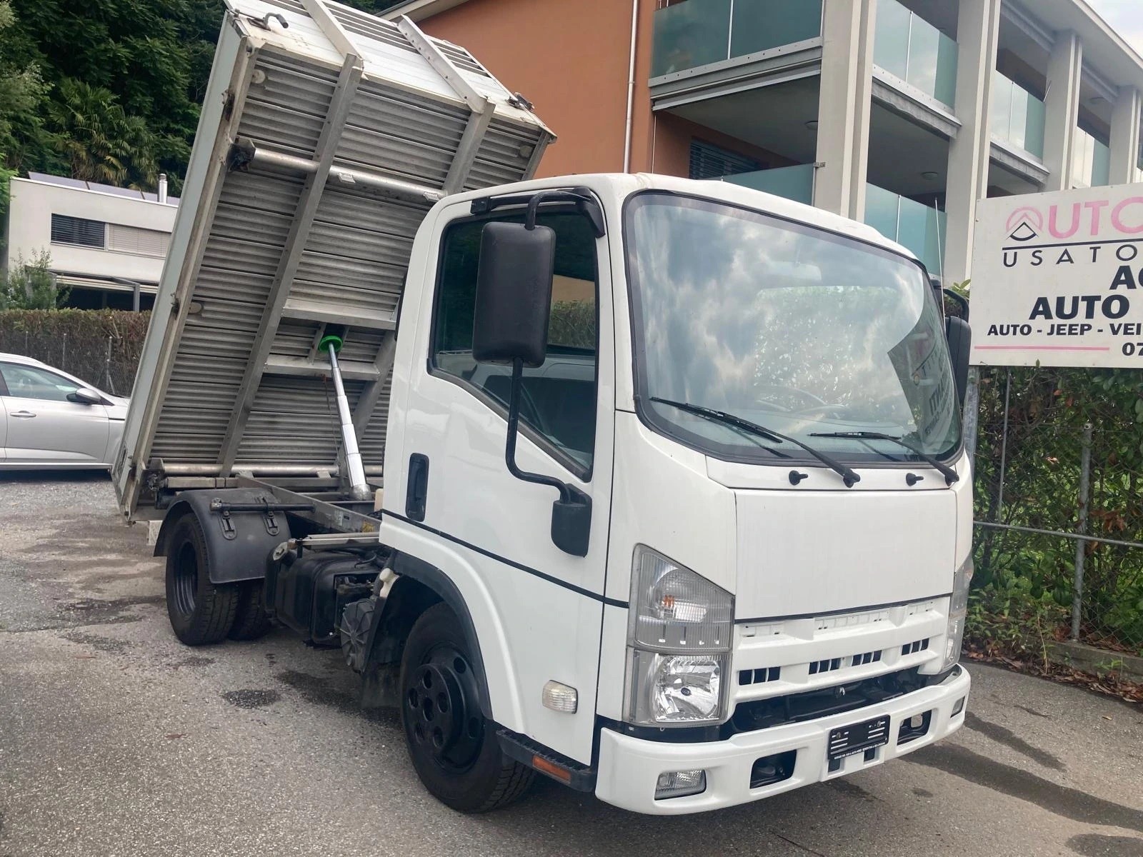ISUZU NLR 85 - L 35 F Adaptor-image-3
