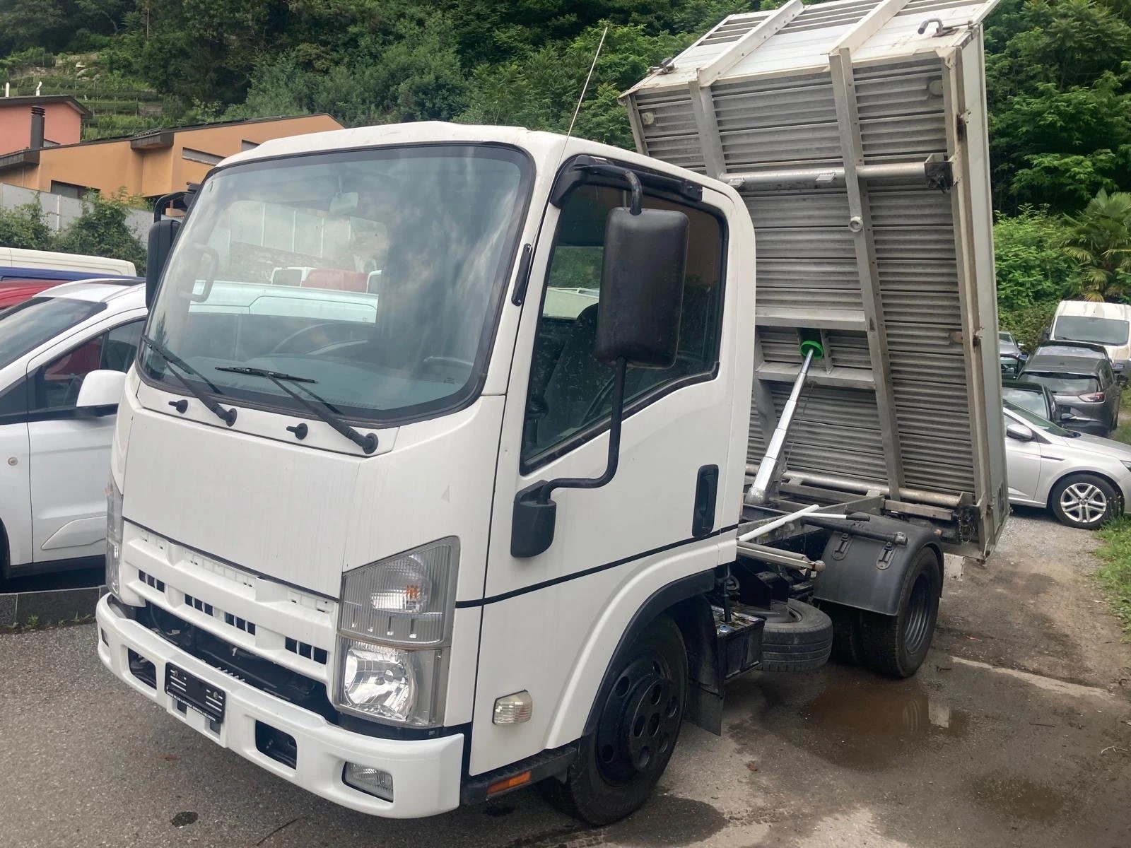 ISUZU NLR 85 - L 35 F Adaptor-image-1