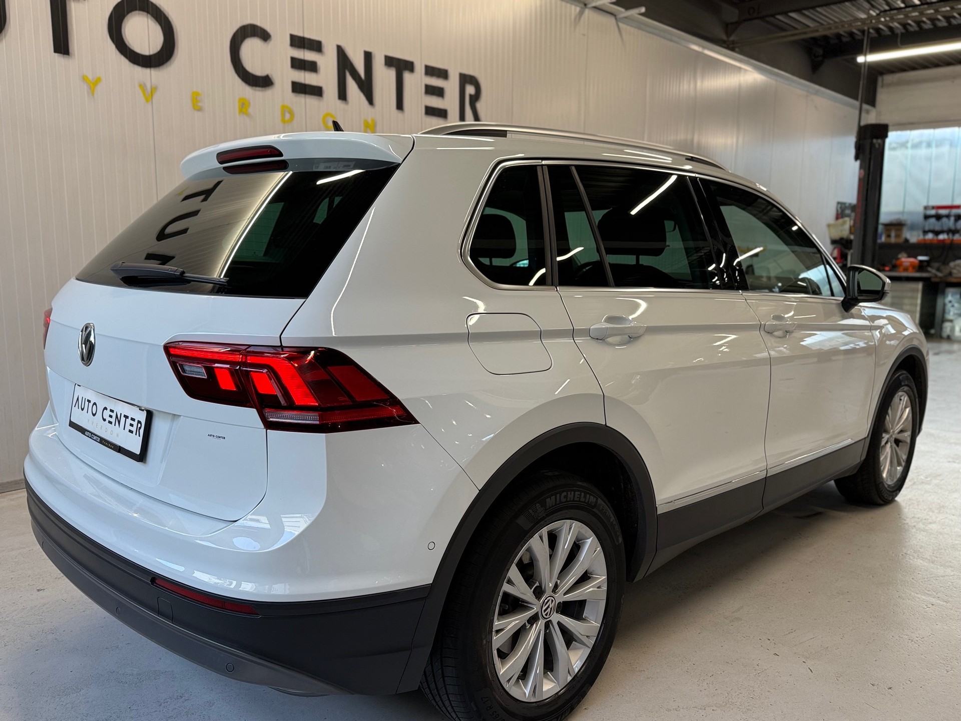 VW Tiguan 2.0TSI Comfortline 4Motion DSG-showroom-element-2