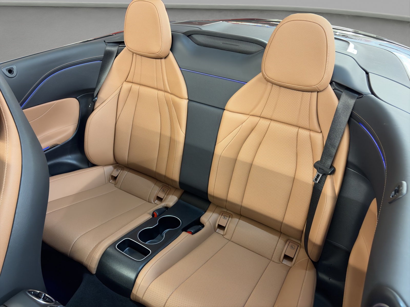 MERCEDES-BENZ CLE 200 4M - Cabrio - AMG / DISTRONIC / 360 Grad Kamera / Head-Up Display-image-15