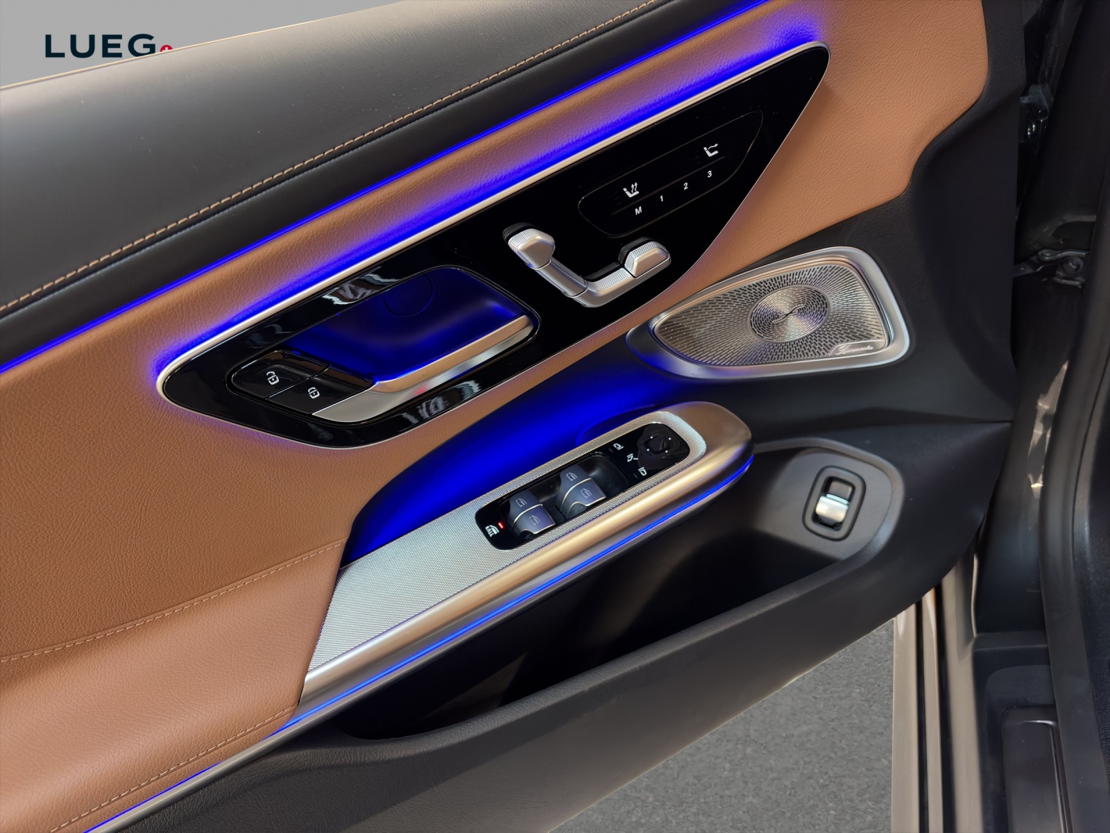 MERCEDES-BENZ CLE 200 4M - Cabrio - AMG / DISTRONIC / 360 Grad Kamera / Head-Up Display-image-14