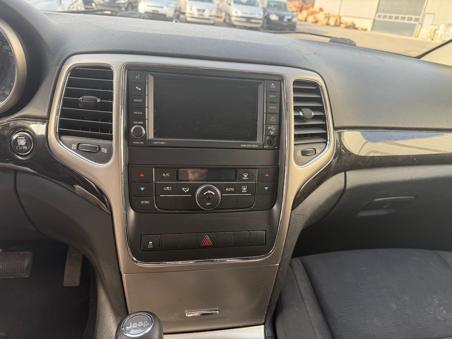 JEEP Grand Cherokee 3.0 CRD Laredo Automatic-image-5