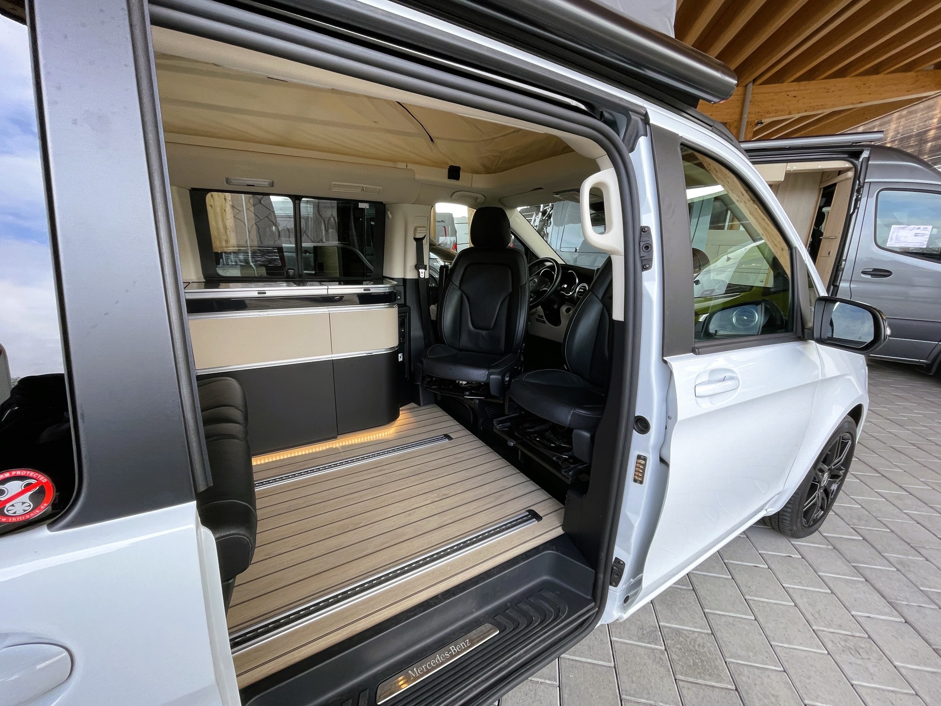 MERCEDES-BENZ Marco Polo 250 d 4Matic 7G-Tronic-image-13