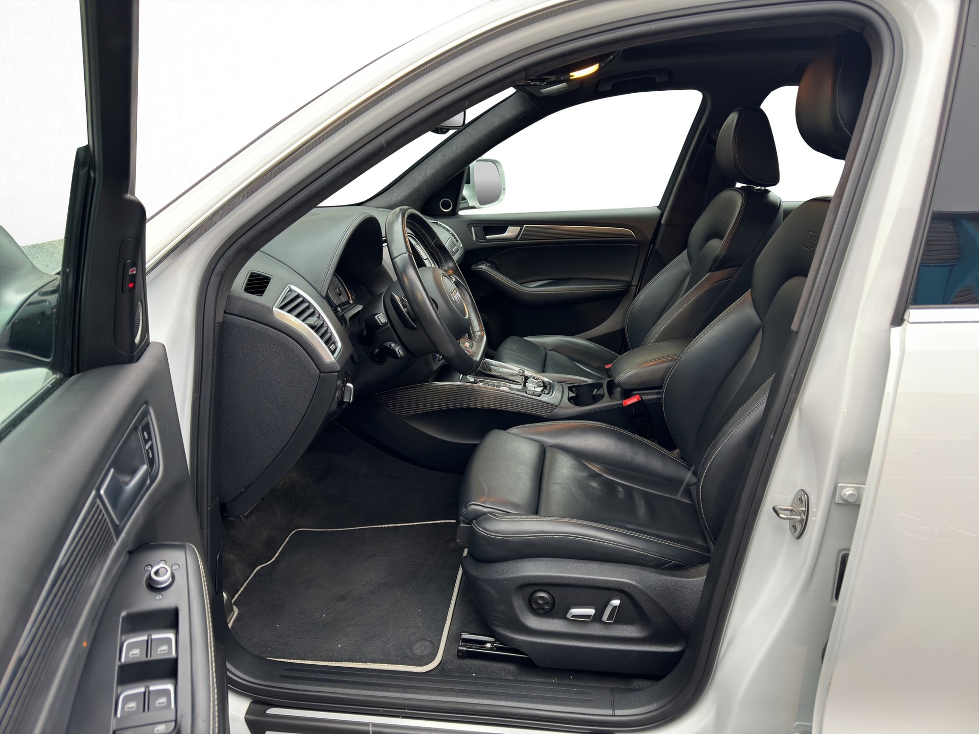 AUDI SQ5 3.0 TDI quattro tiptronic-image-8