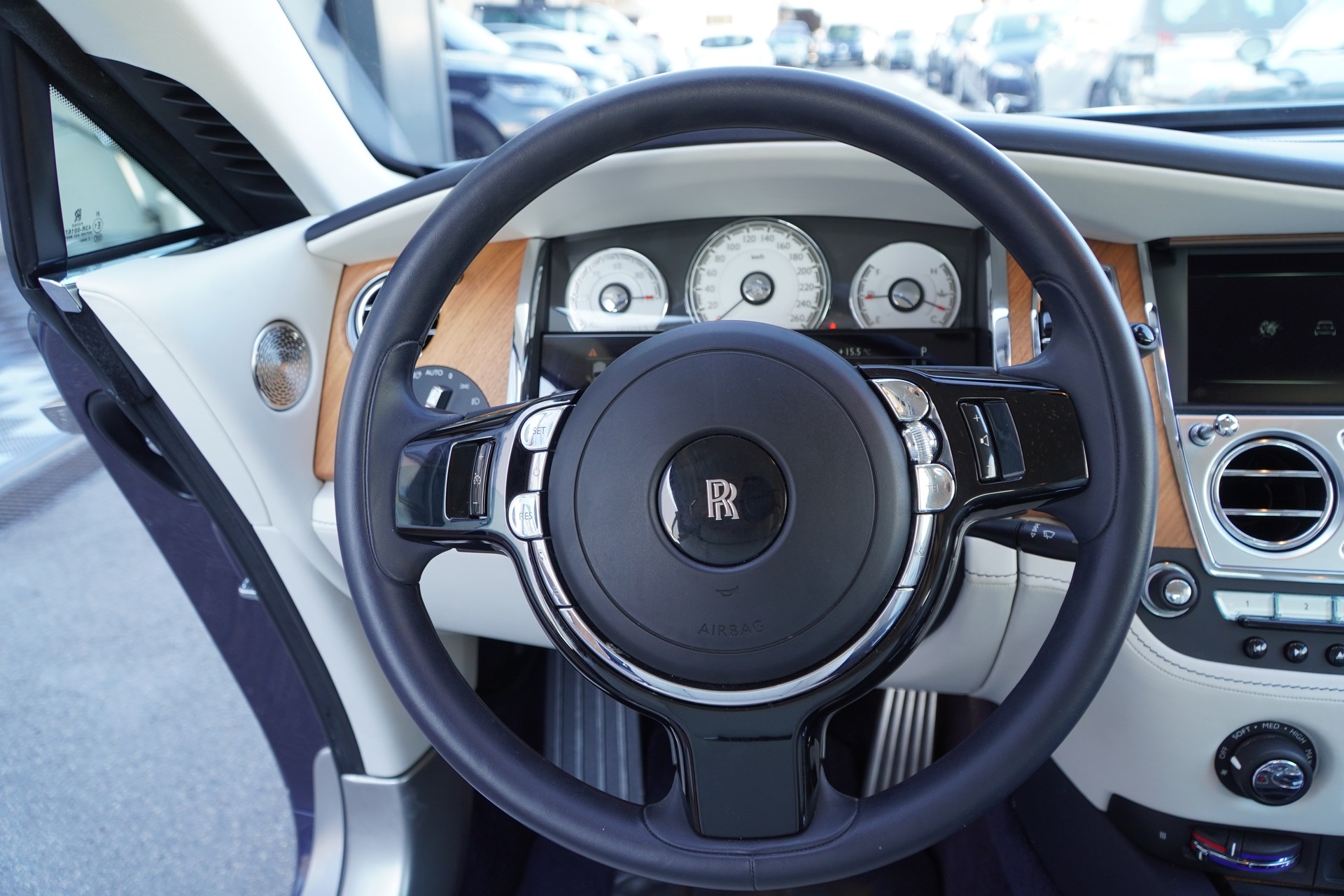ROLLS-ROYCE WRAITH COUPE 6.6 V12-image-14