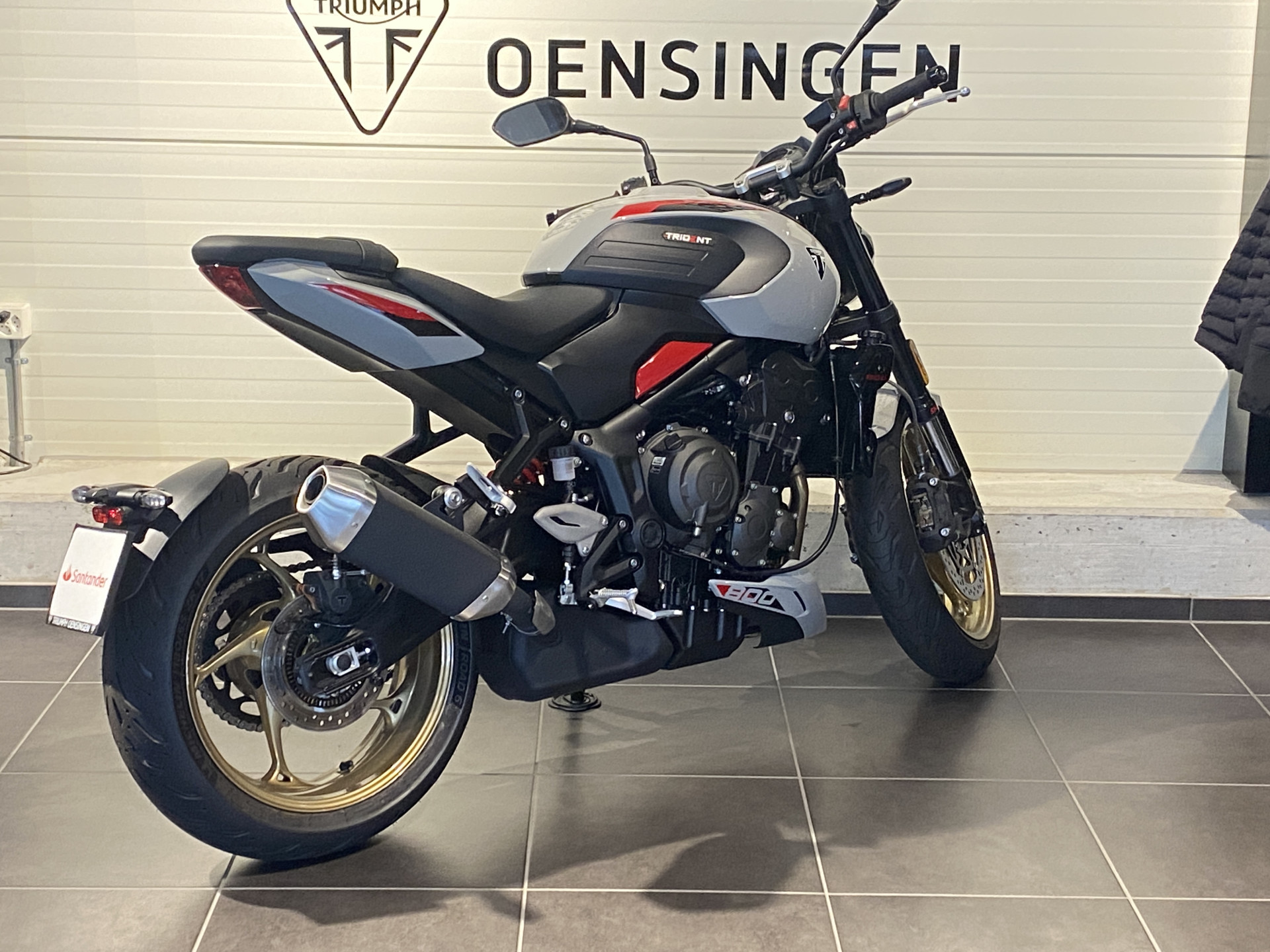 TRIUMPH Trident 800-image-4