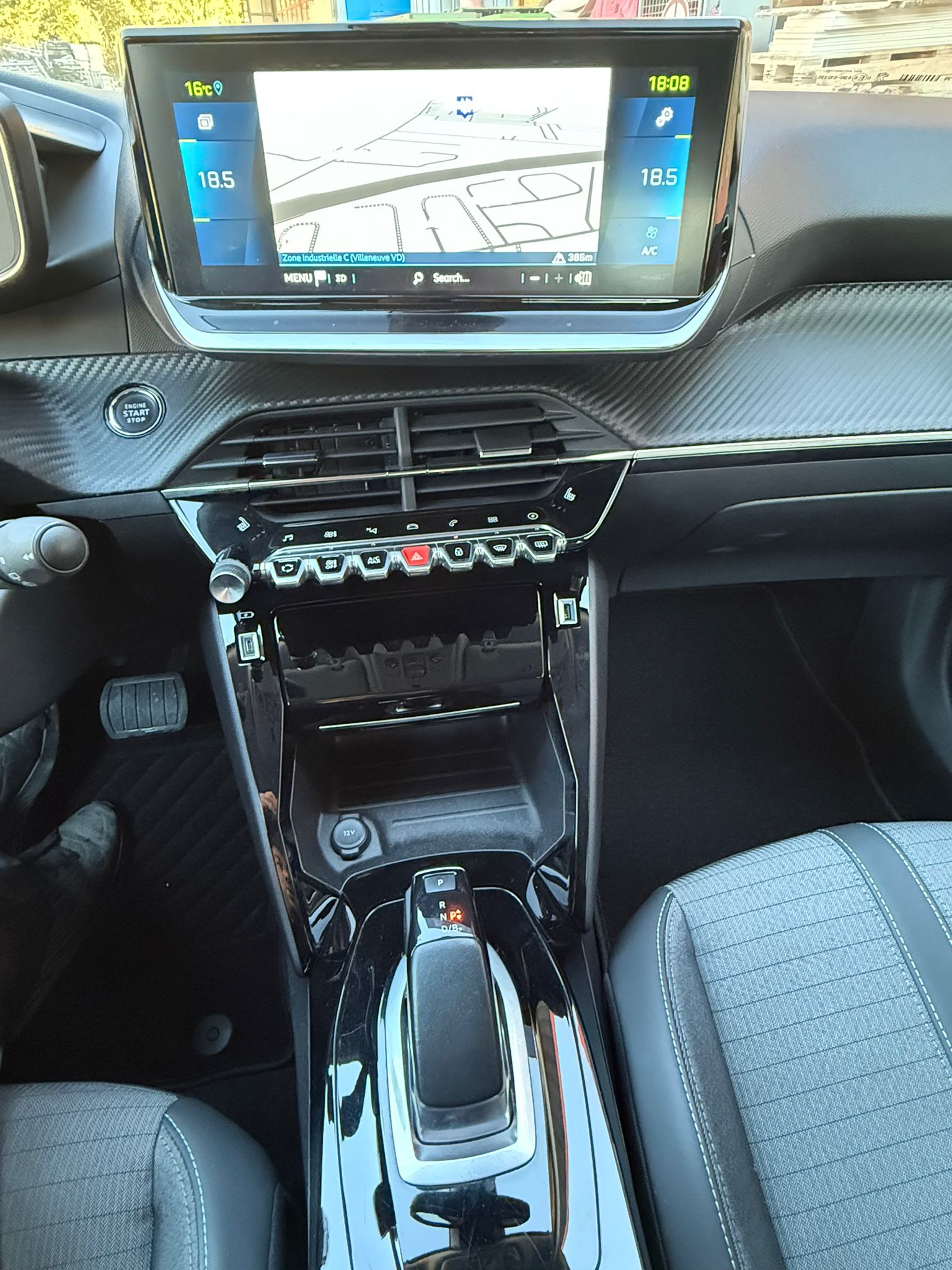 PEUGEOT 2008 e Allure Pack-image-11