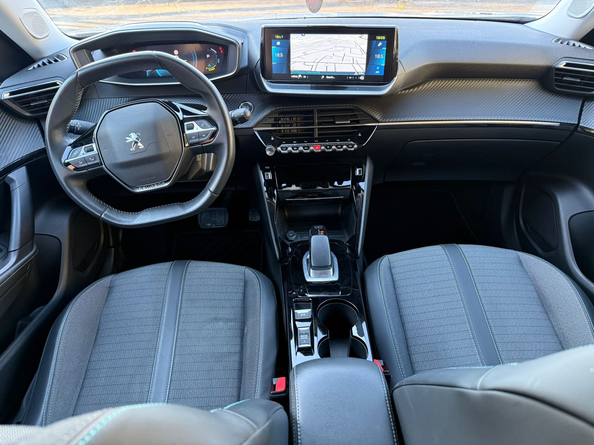PEUGEOT 2008 e Allure Pack-image-7