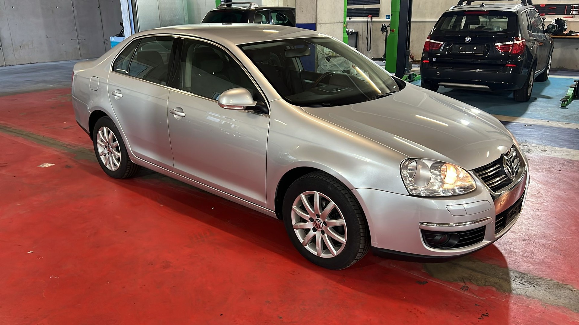 VW Jetta 2.0 FSI-image-4