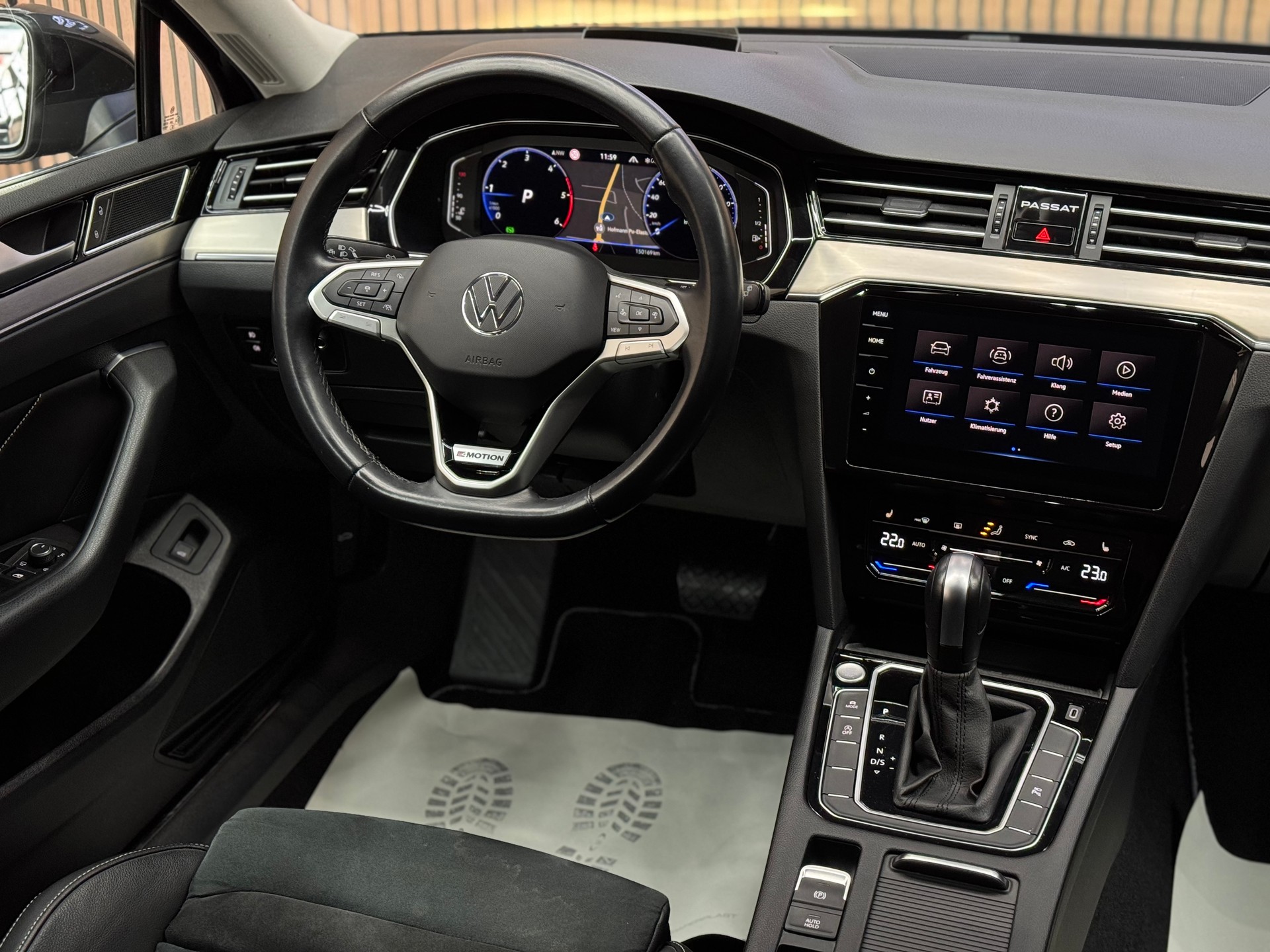 VW Passat Variant 2.0 TDI 200 Elegance DSG 4m-image-15
