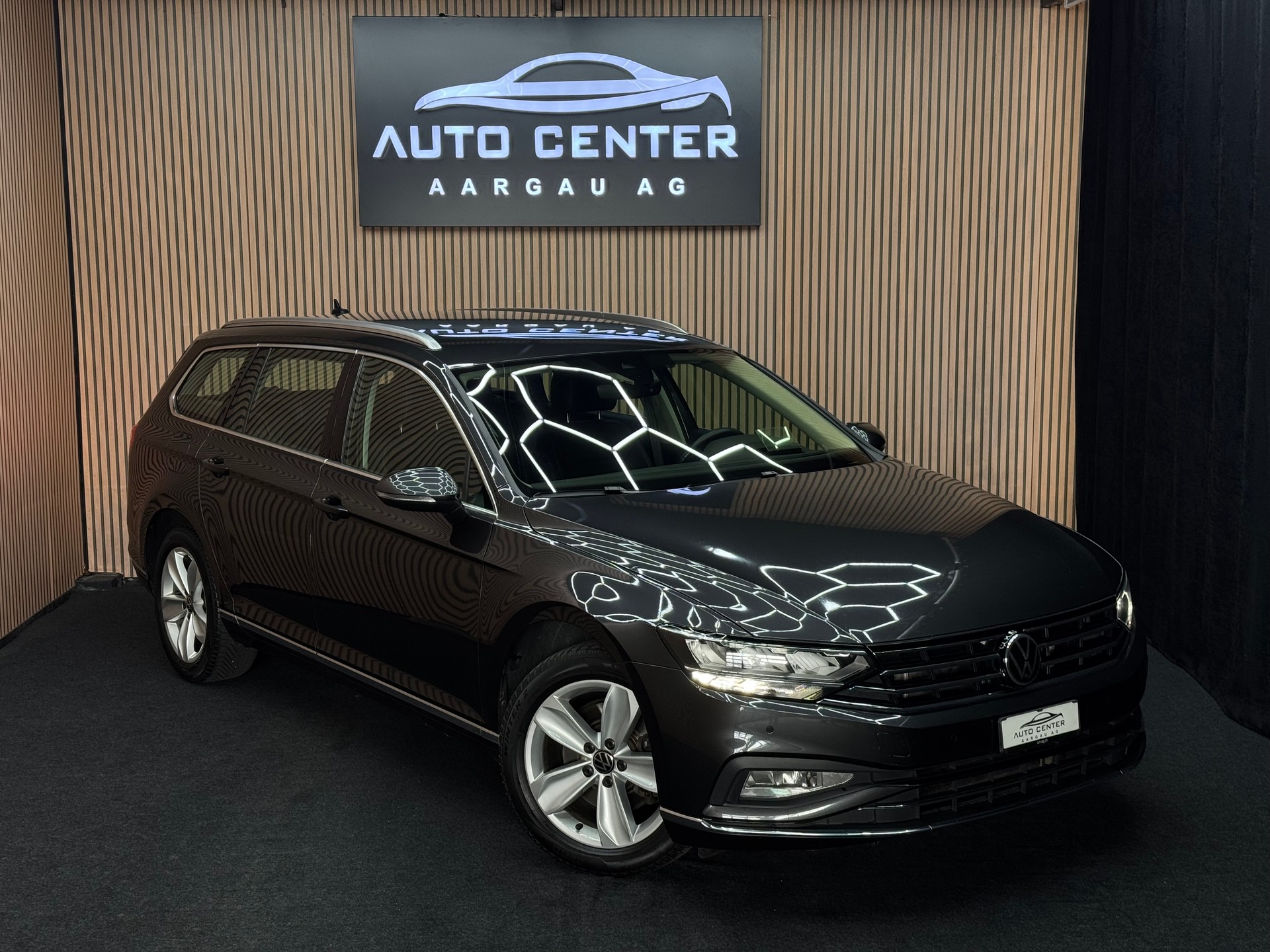 VW Passat Variant 2.0 TDI 200 Elegance DSG 4m