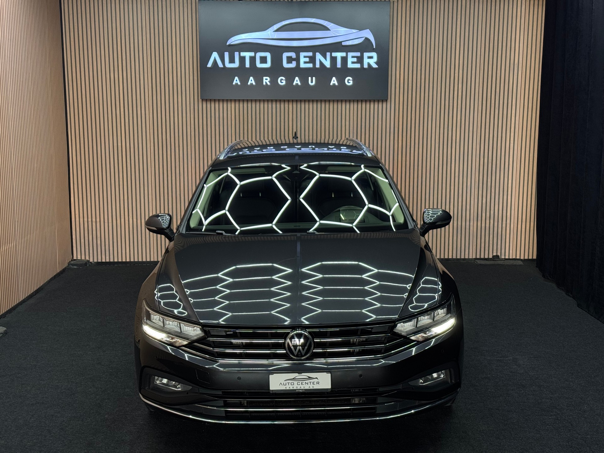 VW Passat Variant 2.0 TDI 200 Elegance DSG 4m-showroom-element-2