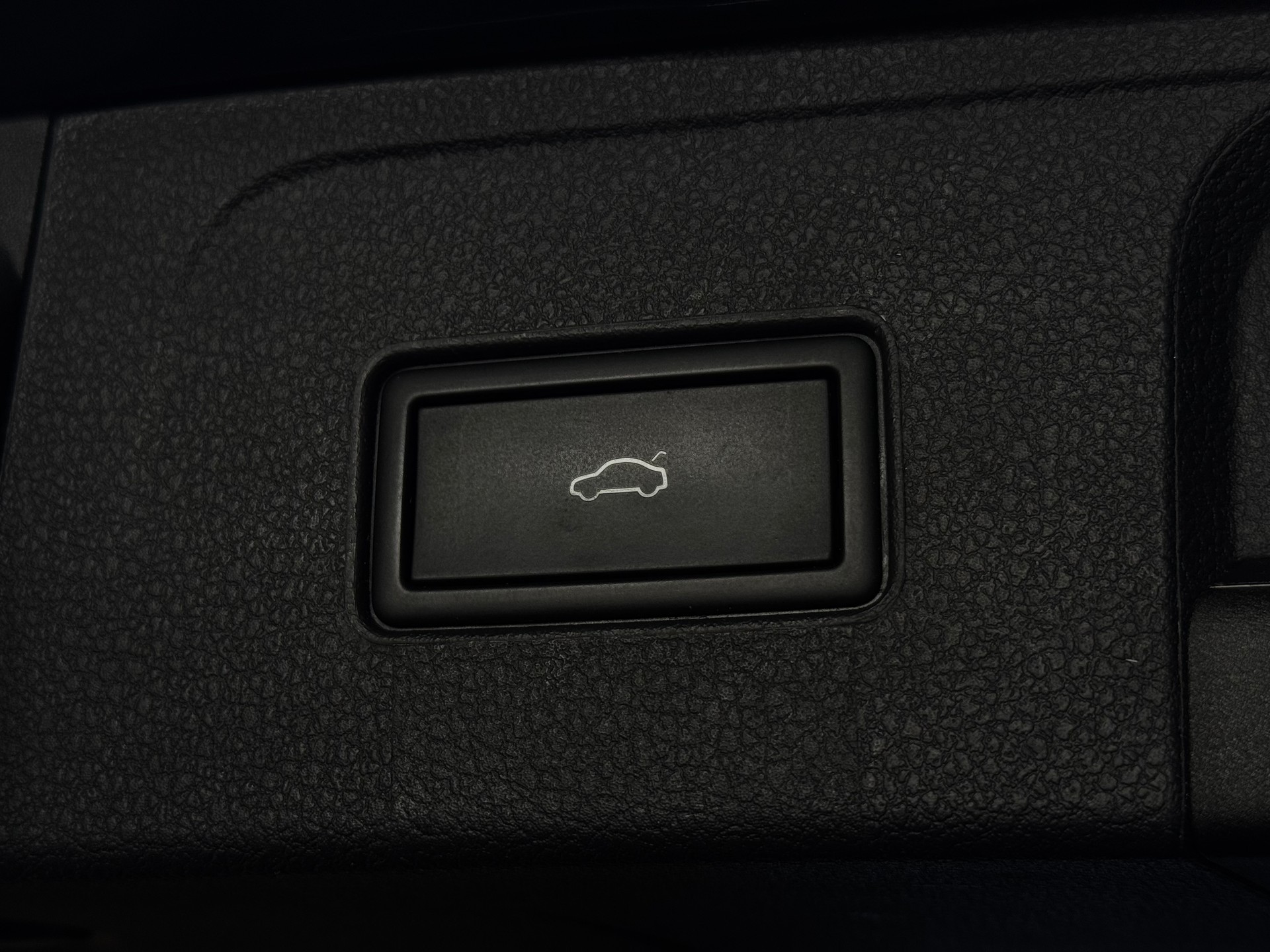 VW Passat Variant 2.0 TDI 200 Elegance DSG 4m-image-18