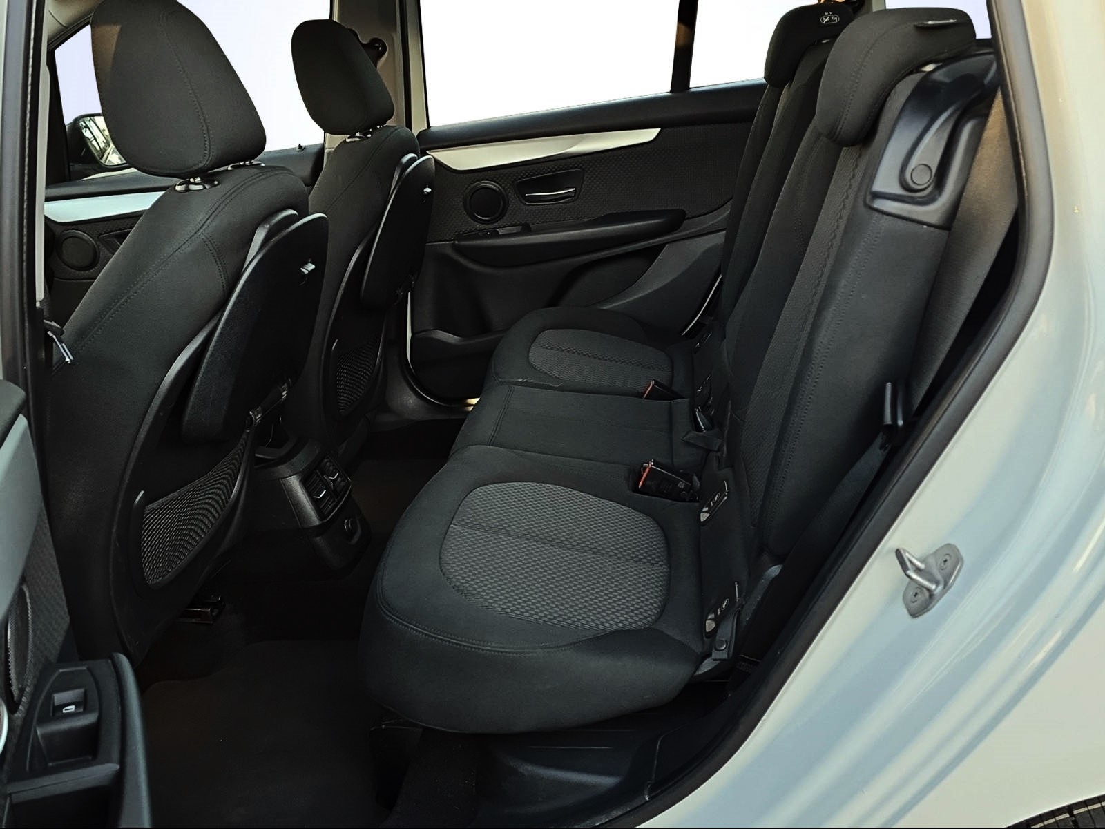 BMW 218d xDrive Gran Tourer Steptronic-image-12