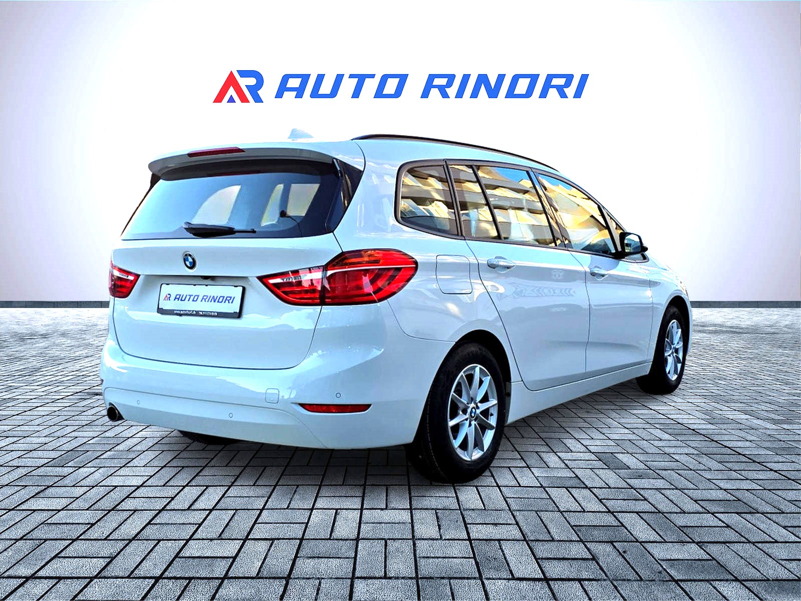 BMW 218d xDrive Gran Tourer Steptronic-image-4