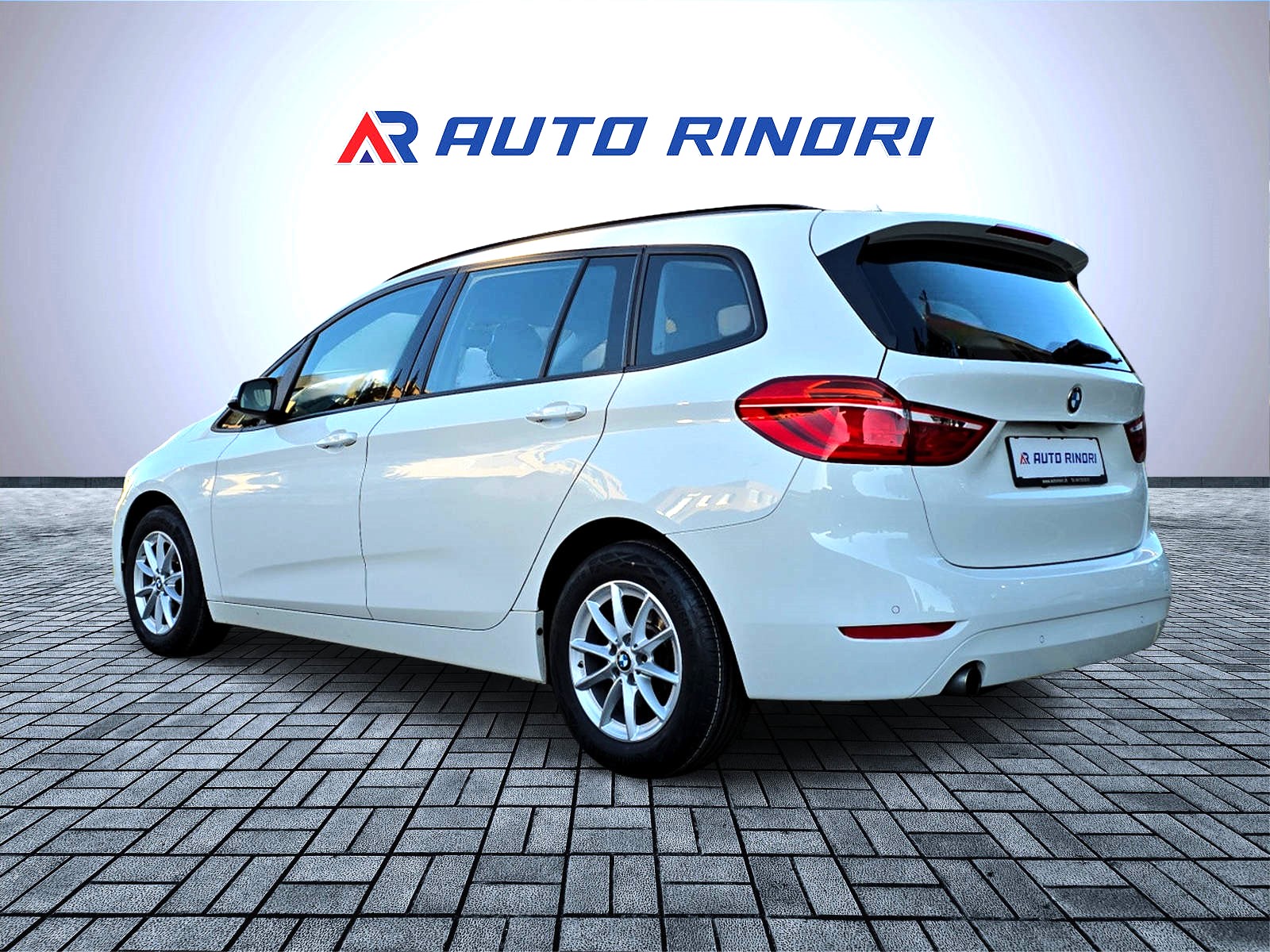 BMW 218d xDrive Gran Tourer Steptronic-image-5
