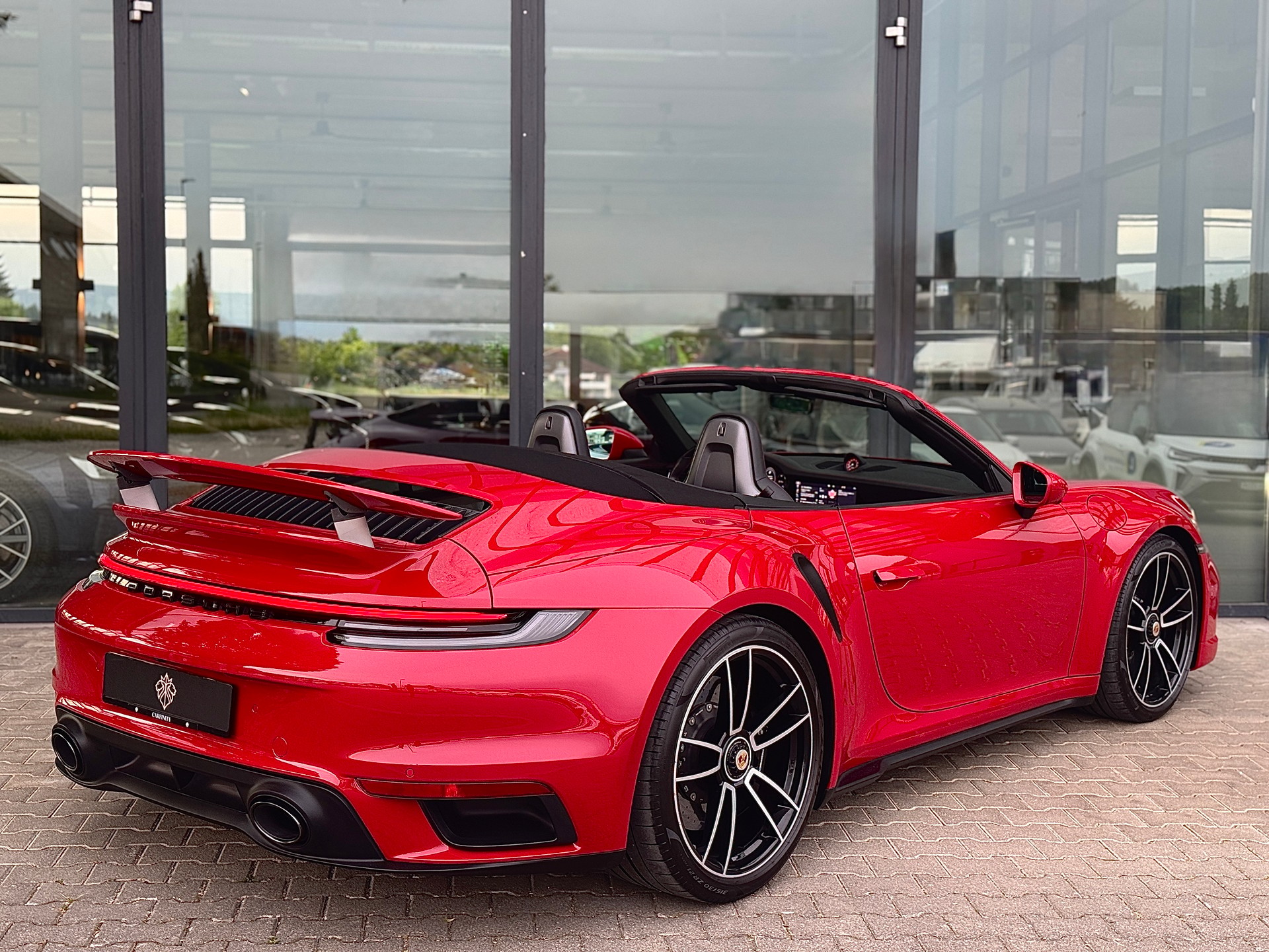PORSCHE 911 Turbo S Cabriolet PDK *2 Jahre Porsche Approved Garantie*-image-6