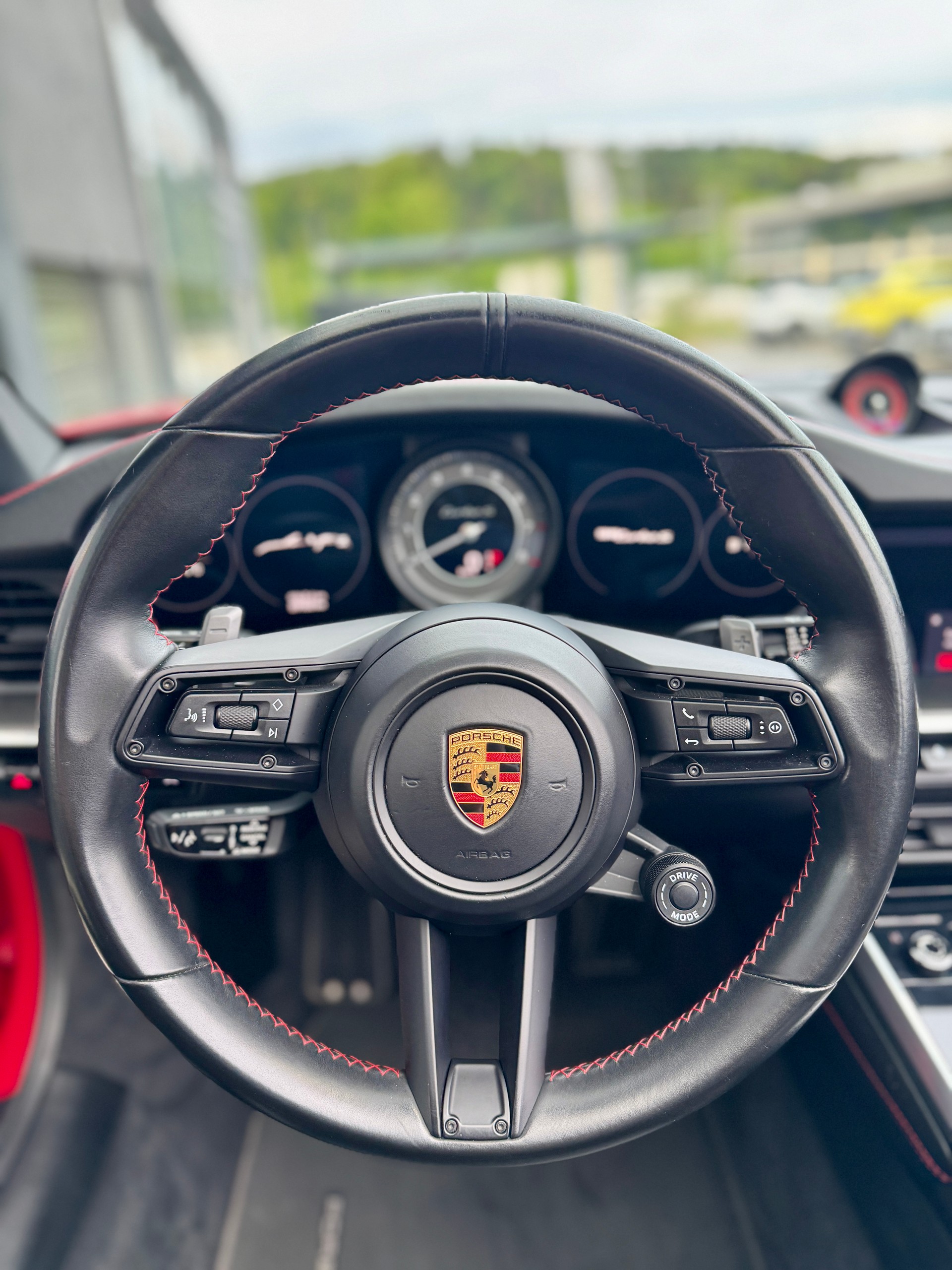 PORSCHE 911 Turbo S Cabriolet PDK *2 Jahre Porsche Approved Garantie*-image-14