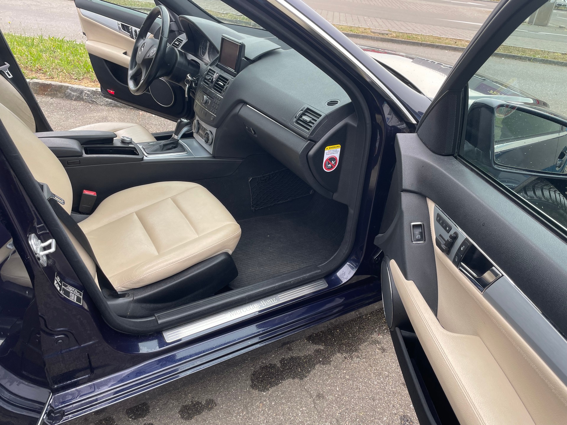 MERCEDES-BENZ C 350 CDI (320 CDI) Avantgarde 4Matic 7G-Tronic-image-9